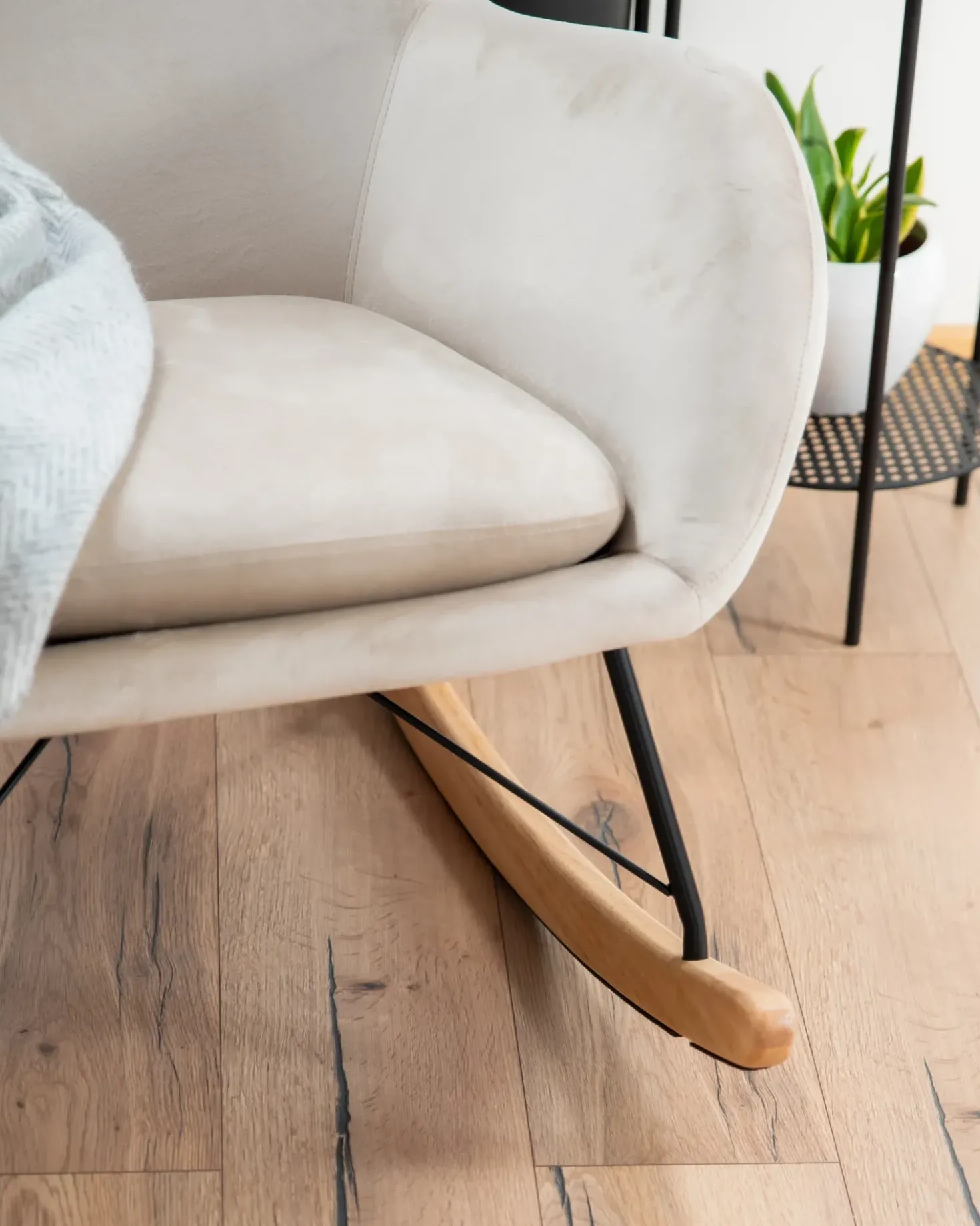 Poltrona a dondolo ELLAN Velluto Beige