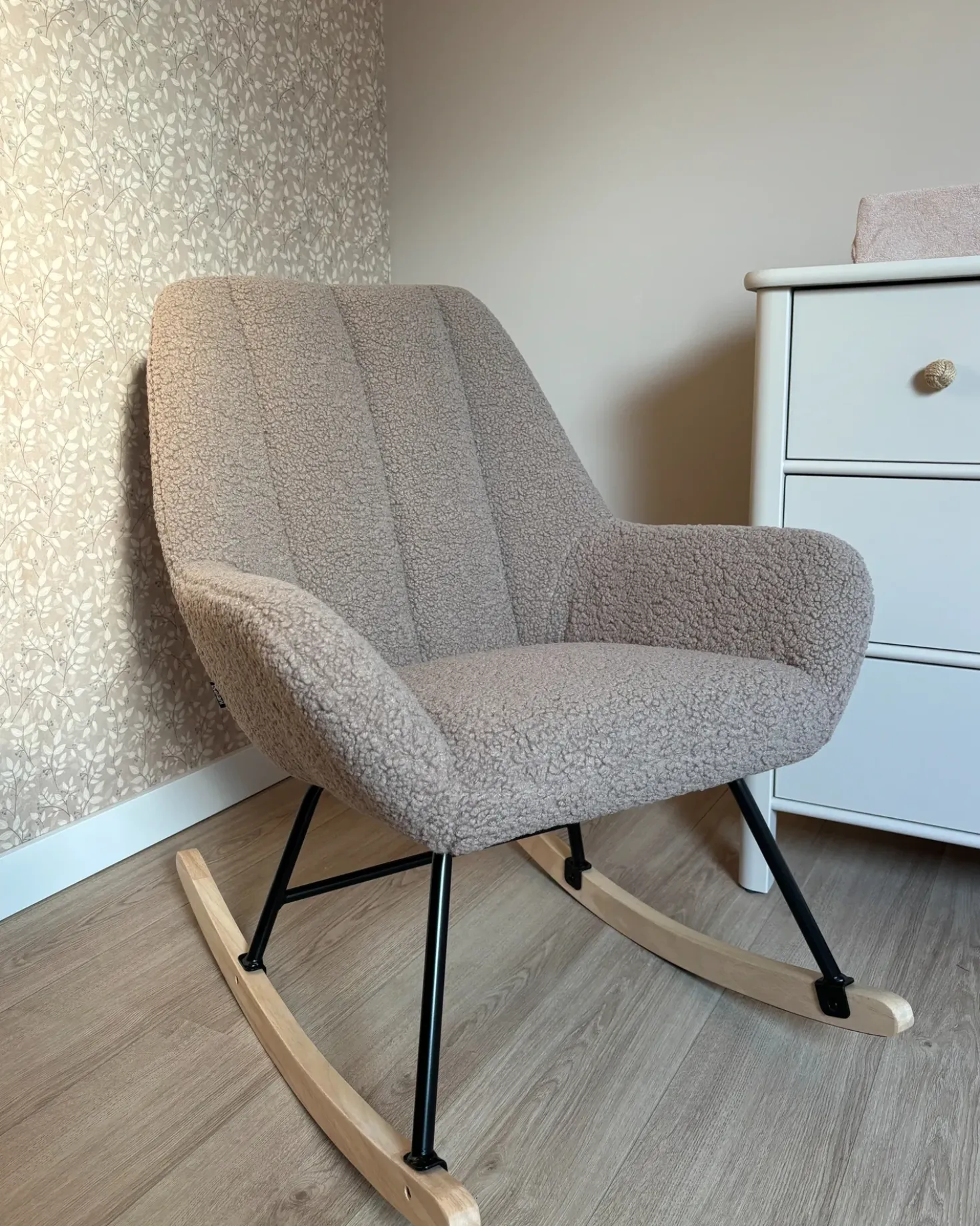 Poltrona a dondolo KINNO Bouclé Beige