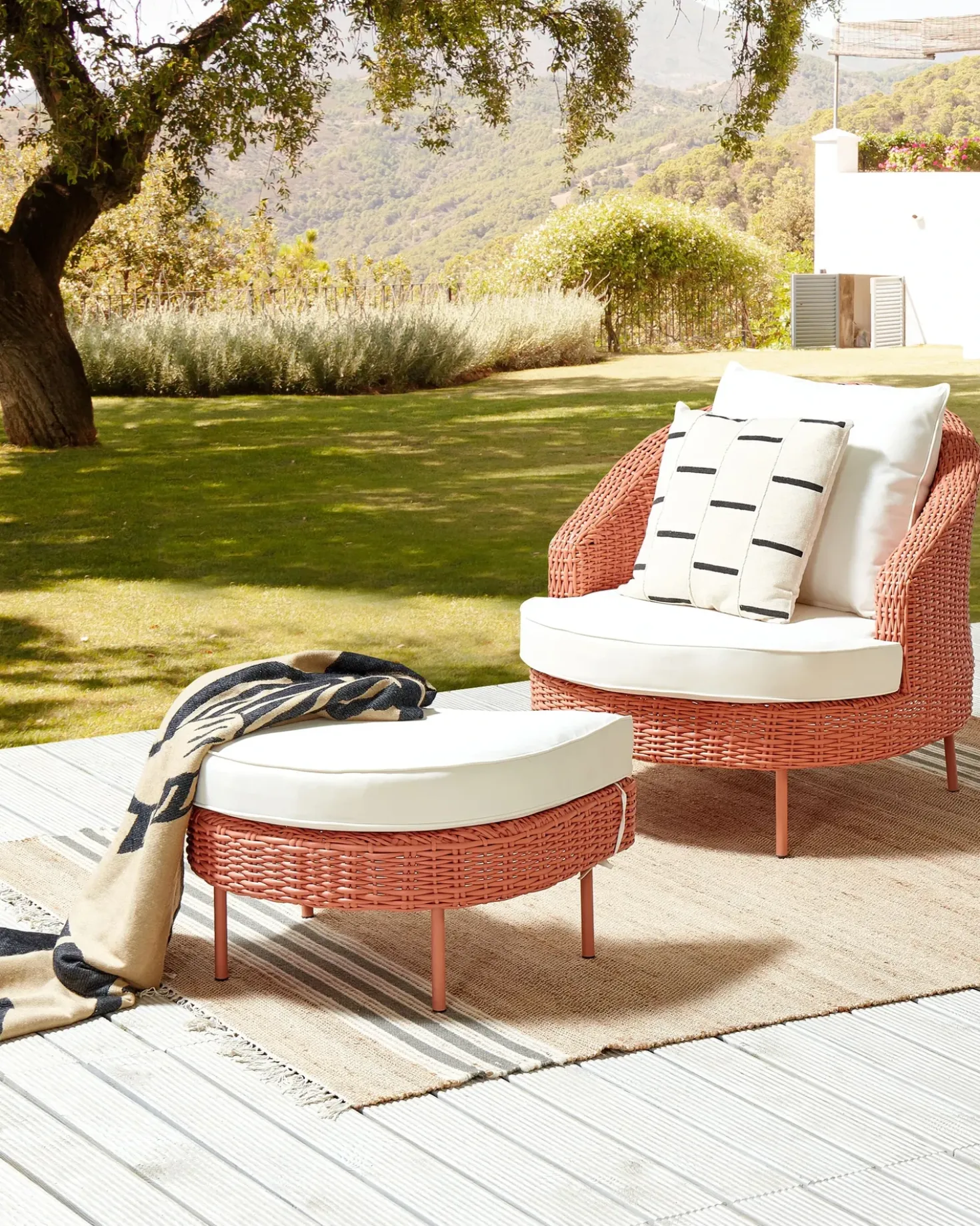 Poltrona da giardino con ottomana ARCILLE Rattan sintetico (PE) Rosa pesca
