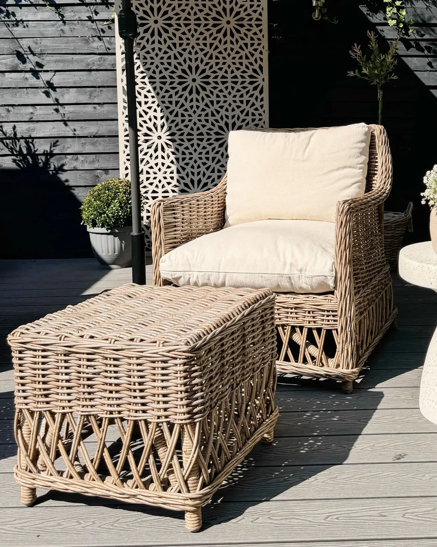 Poltrona da giardino RIBOLLA con poggiapiedi Rattan Naturale