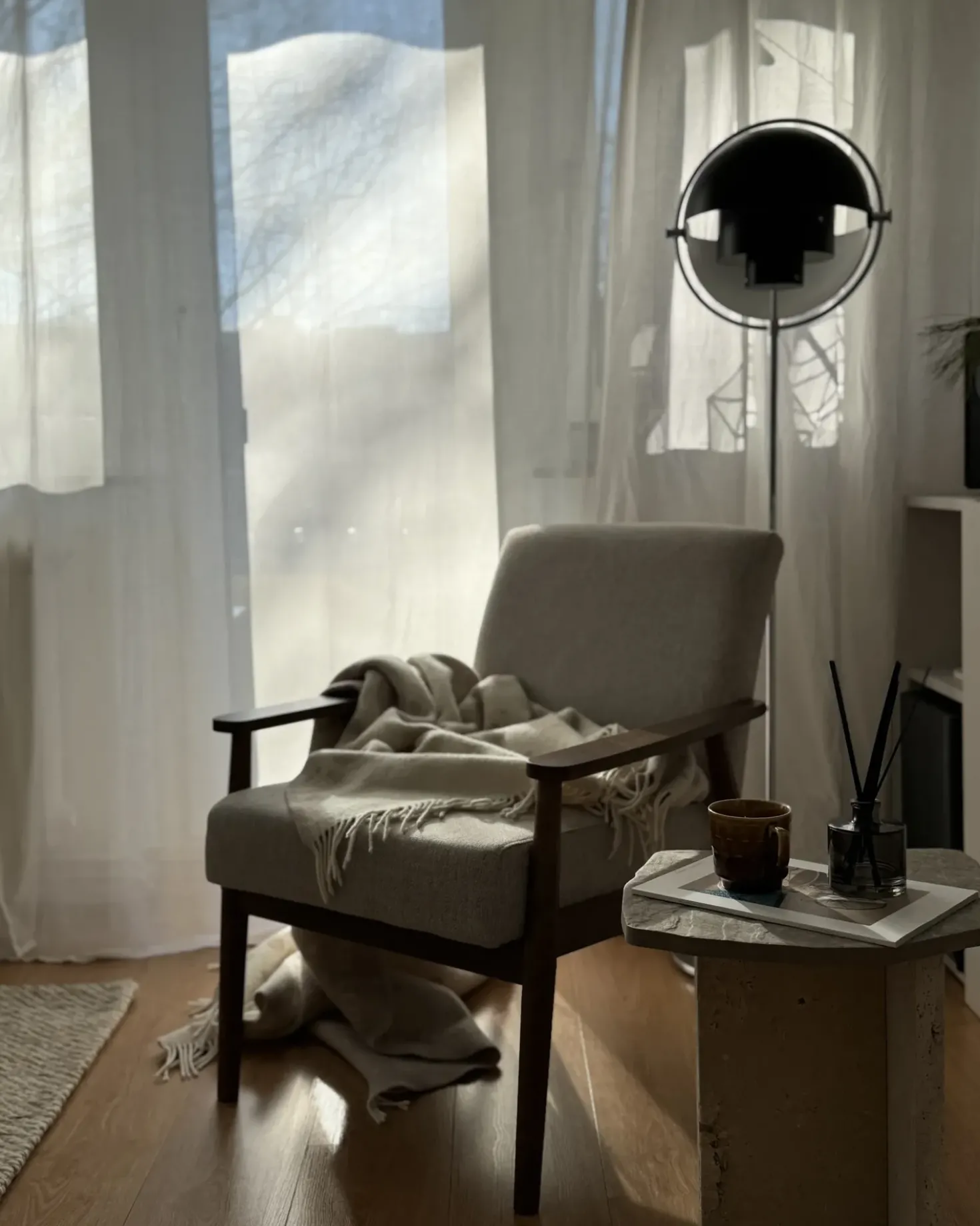 Poltrona ESRUM Tessuto Marrone scuro/Grigio