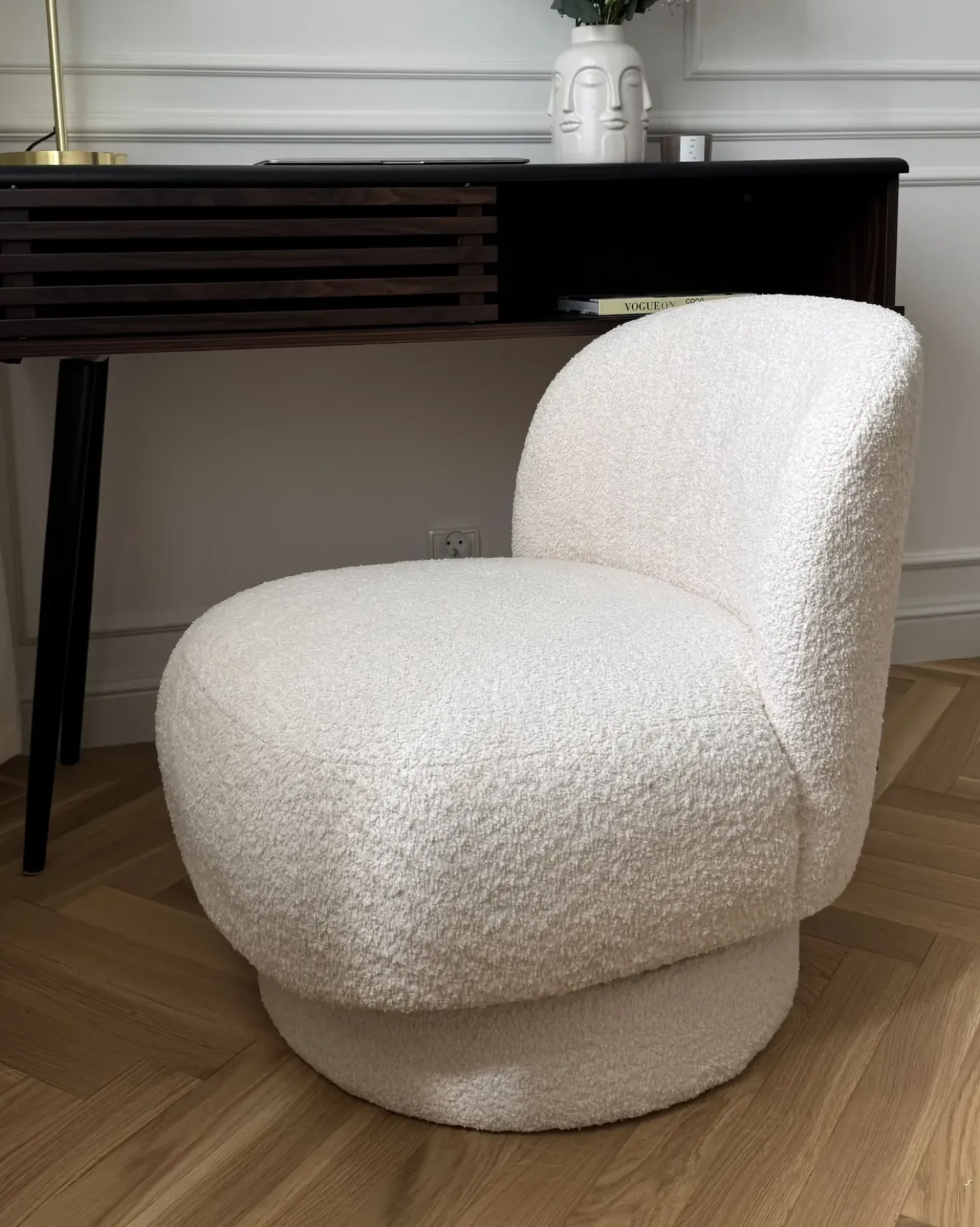 Poltrona girevole AYLO Bouclé Bianco sporco