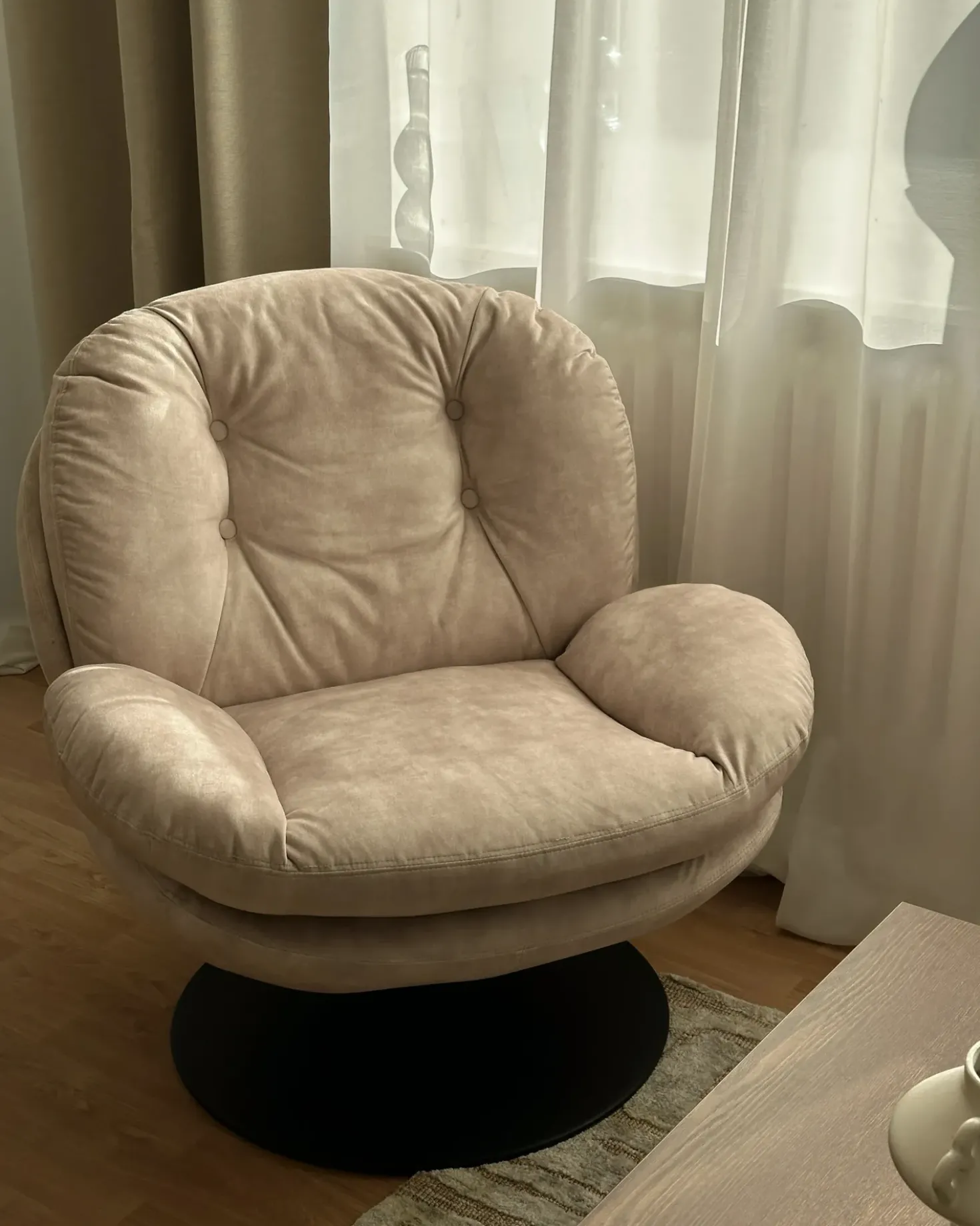 Poltrona girevole NOLVIK Velluto Beige chiaro