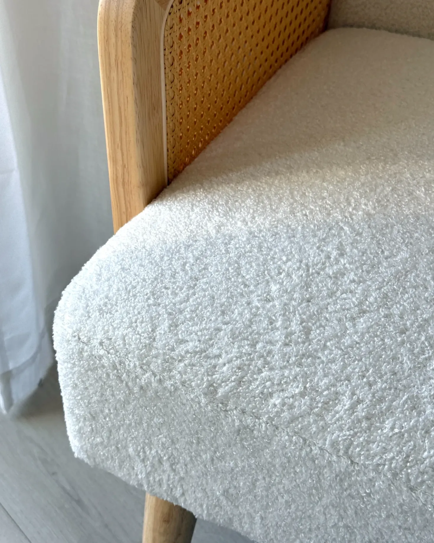 Poltrona HOJBY Bouclé Bianco sporco