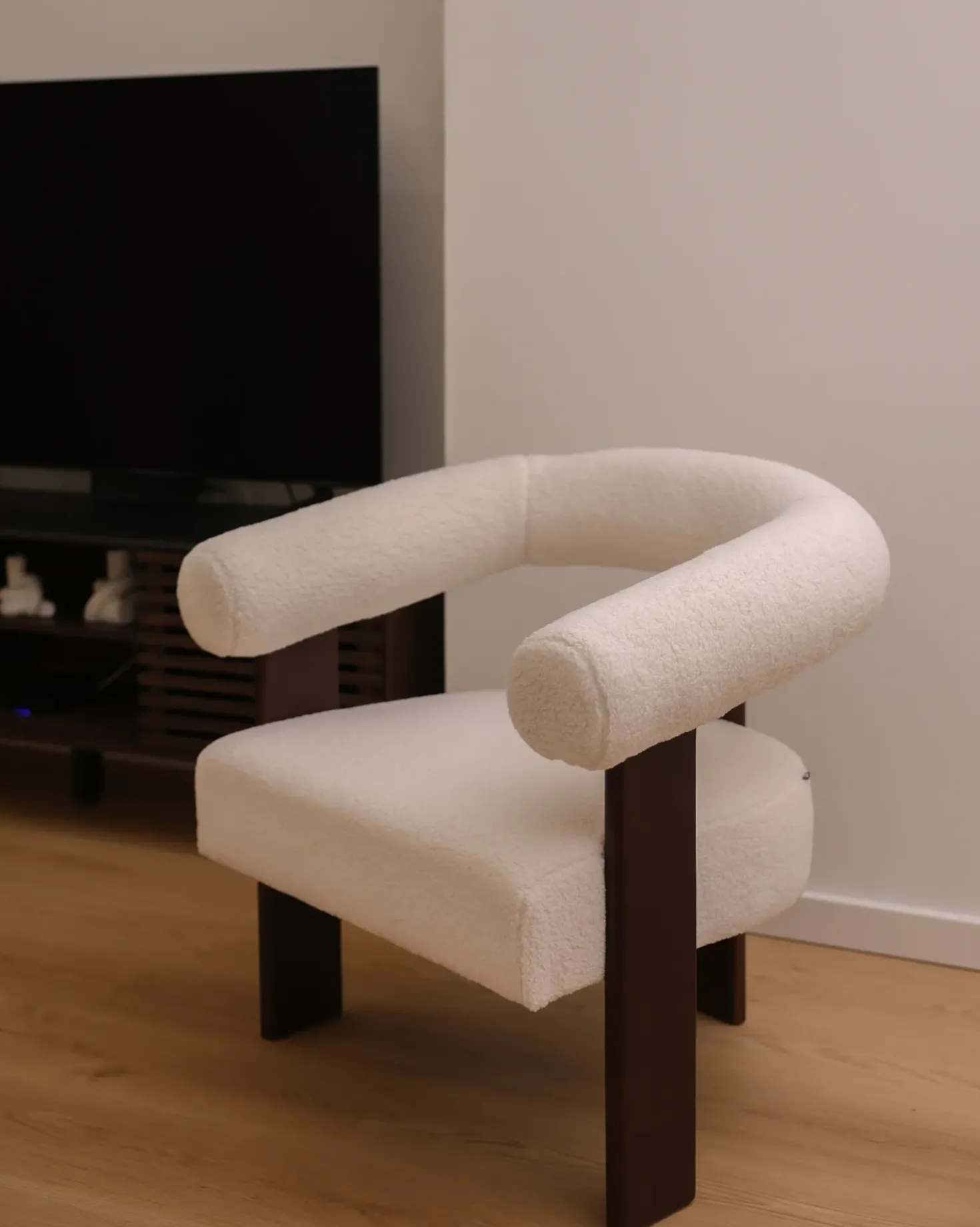 Poltrona ILBRO Bouclé Bianco sporco/Marrone scuro