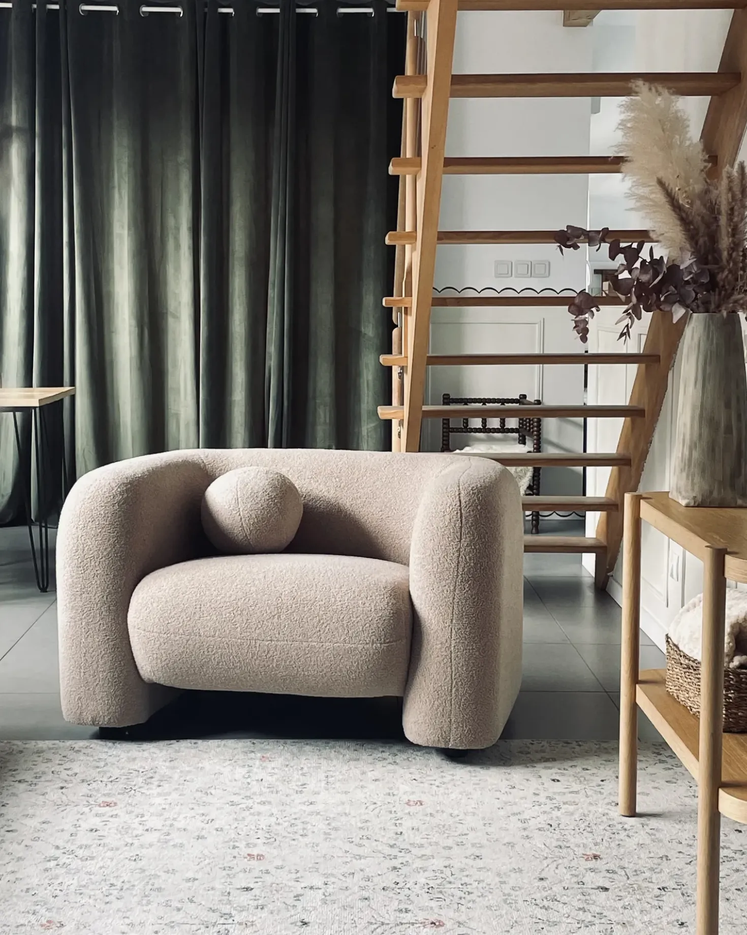 Poltrona LEIREN Bouclé Beige