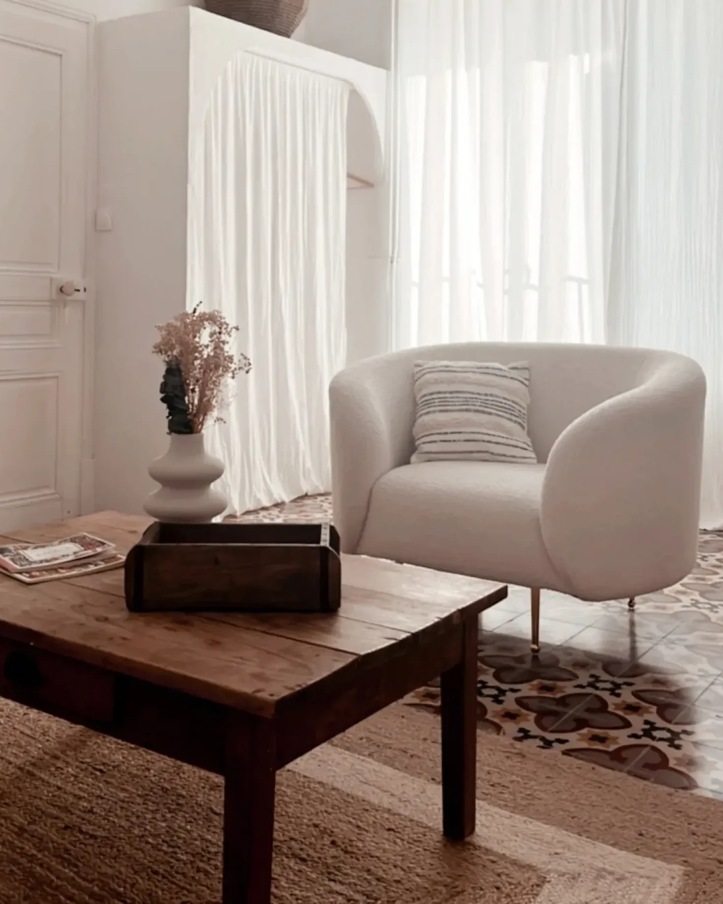 Poltrona LOEN Bouclé Bianco