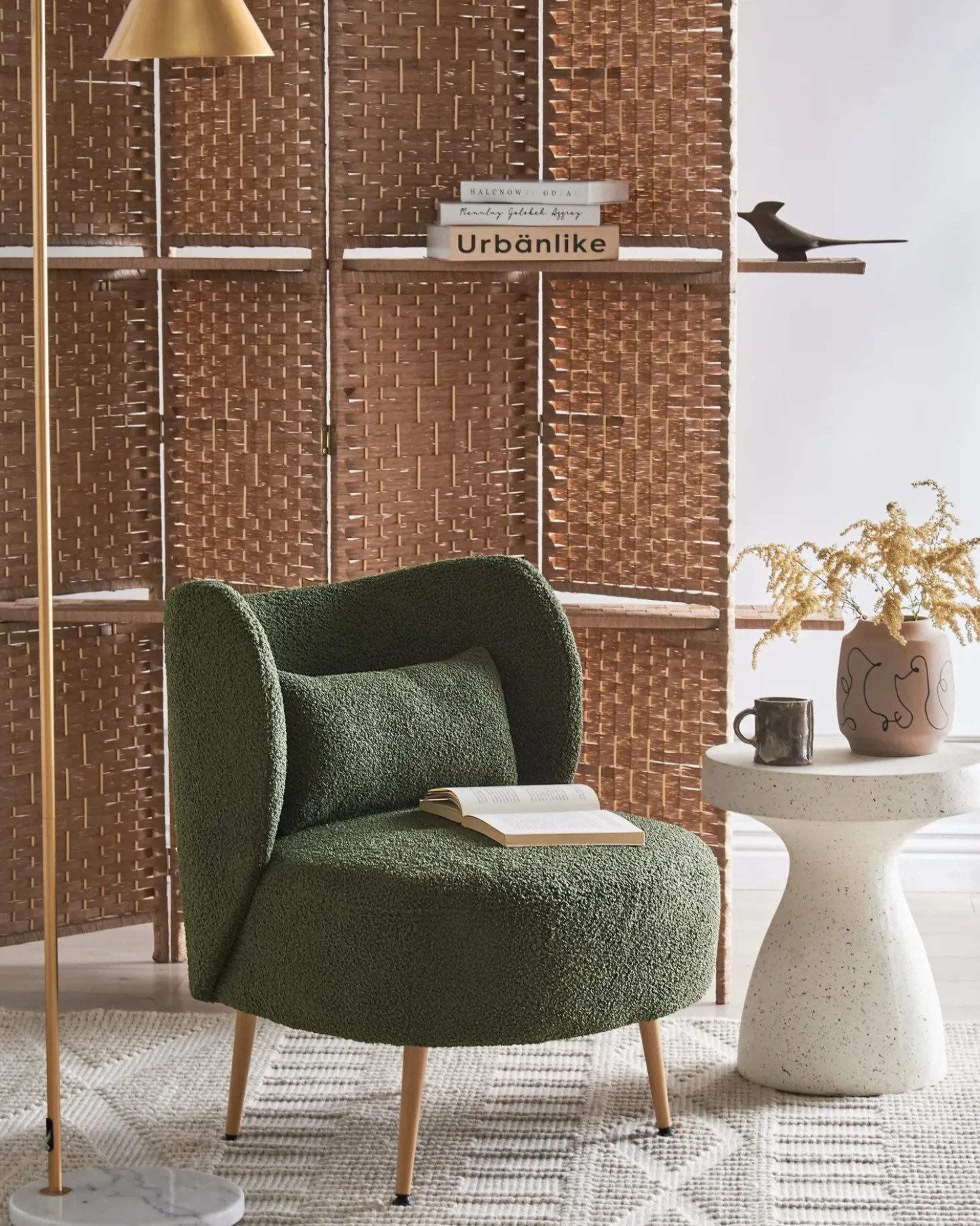 Poltrona OTSBY II con cuscino Bouclé Verde scuro