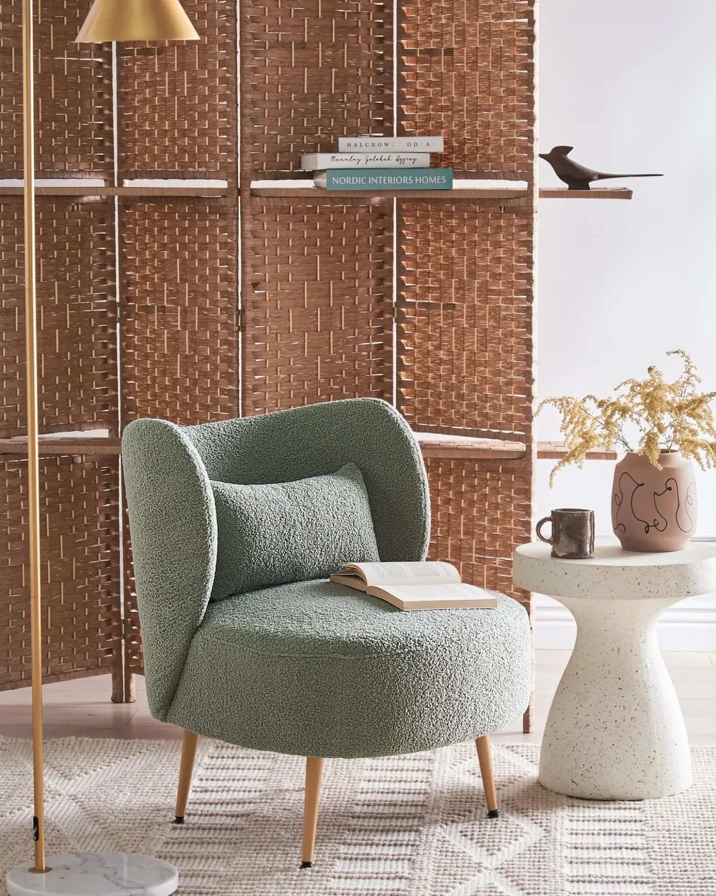 Poltrona OTSBY II con cuscino Bouclé Verde