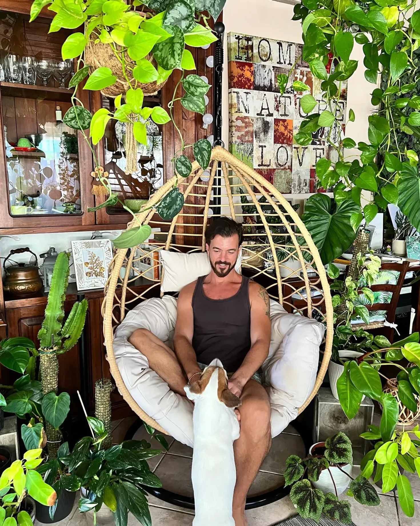 Poltrona sospesa con supporto da pavimento ARSITA Rattan sintetico (PE) Naturale