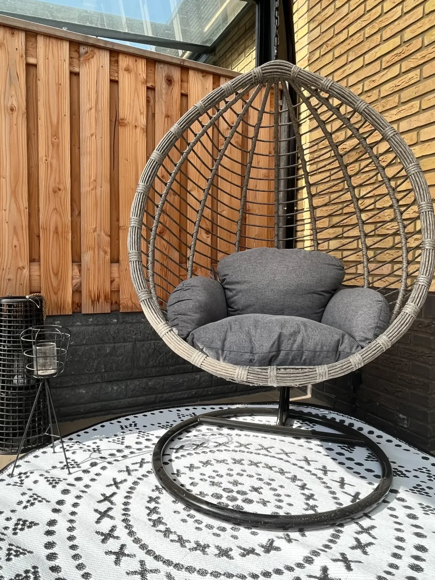 Poltrona sospesa con supporto da pavimento TOLLO Rattan sintetico (PE) Grigio