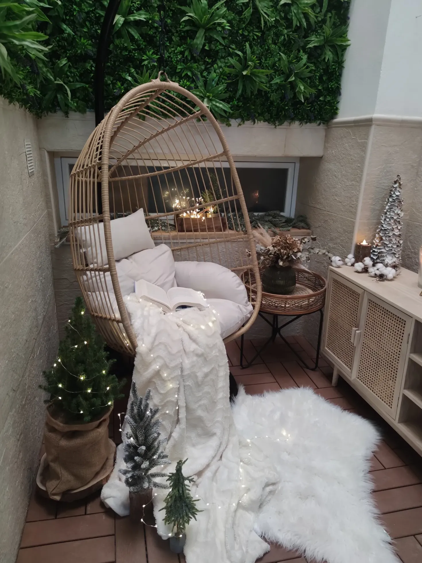 Poltrona sospesa con supporto da pavimento CASOLI Rattan sintetico (PE) Naturale