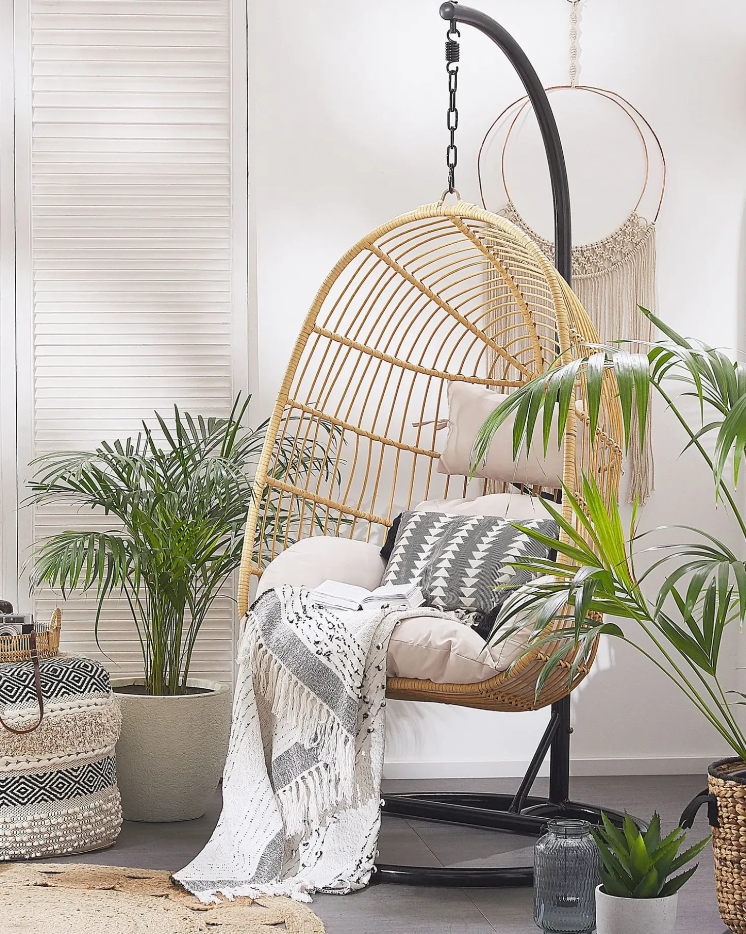 Poltrona sospesa con supporto da pavimento CASOLI Rattan sintetico (PE) Naturale