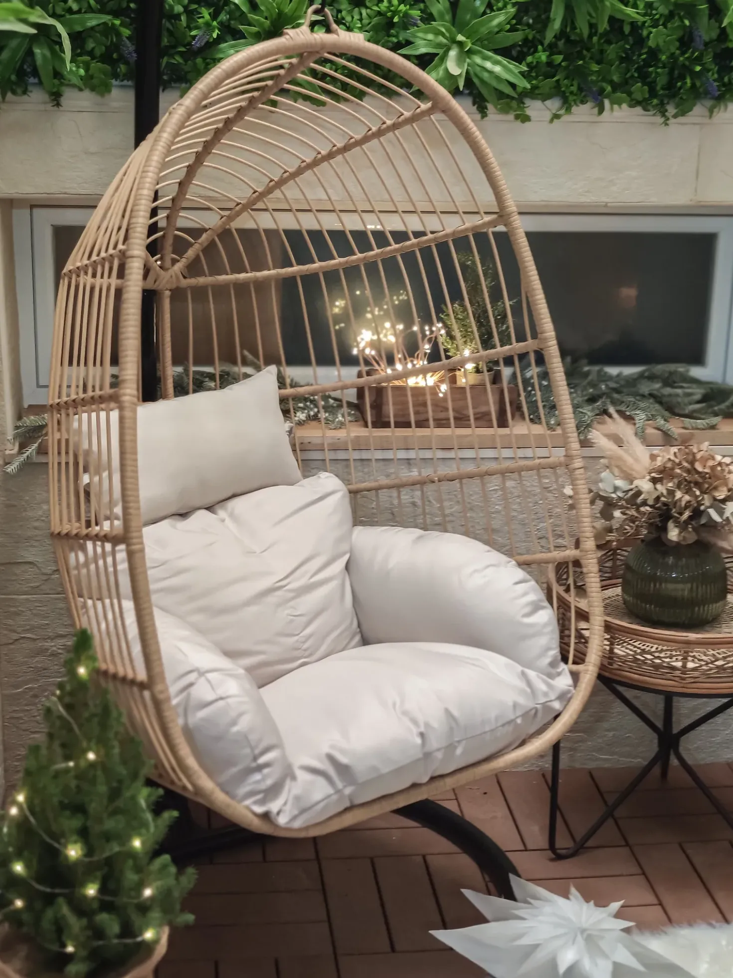 Poltrona sospesa con supporto da pavimento CASOLI Rattan sintetico (PE) Naturale