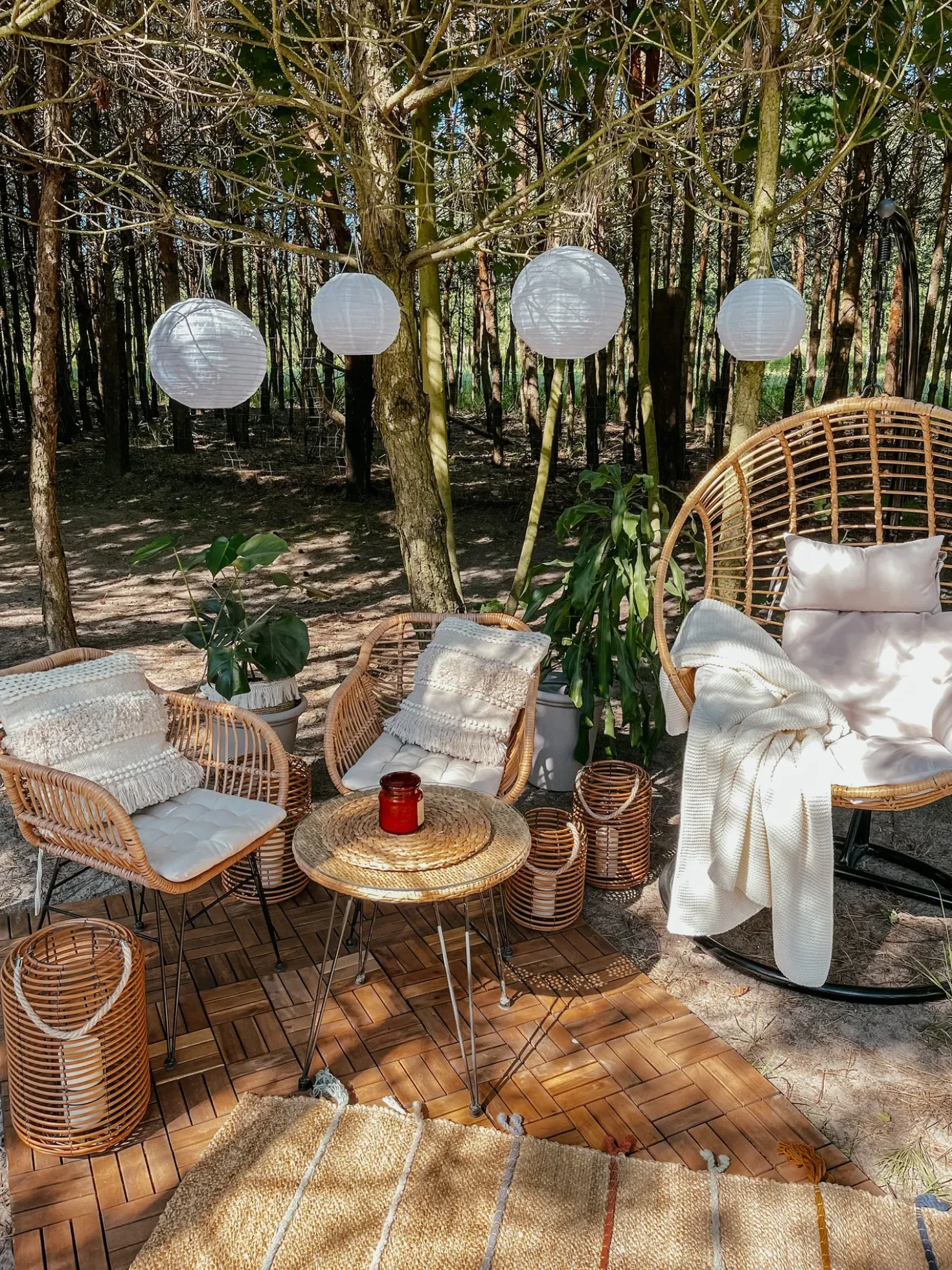 Poltrona sospesa con supporto da pavimento ASPIO Rattan sintetico (PE) Naturale
