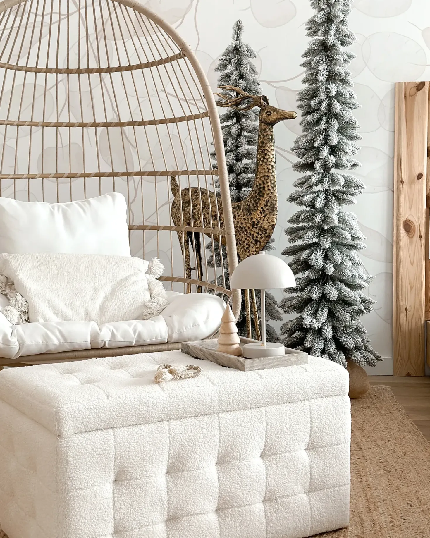Poltrona sospesa con supporto da pavimento ALLERA Rattan sintetico (PE) Beige