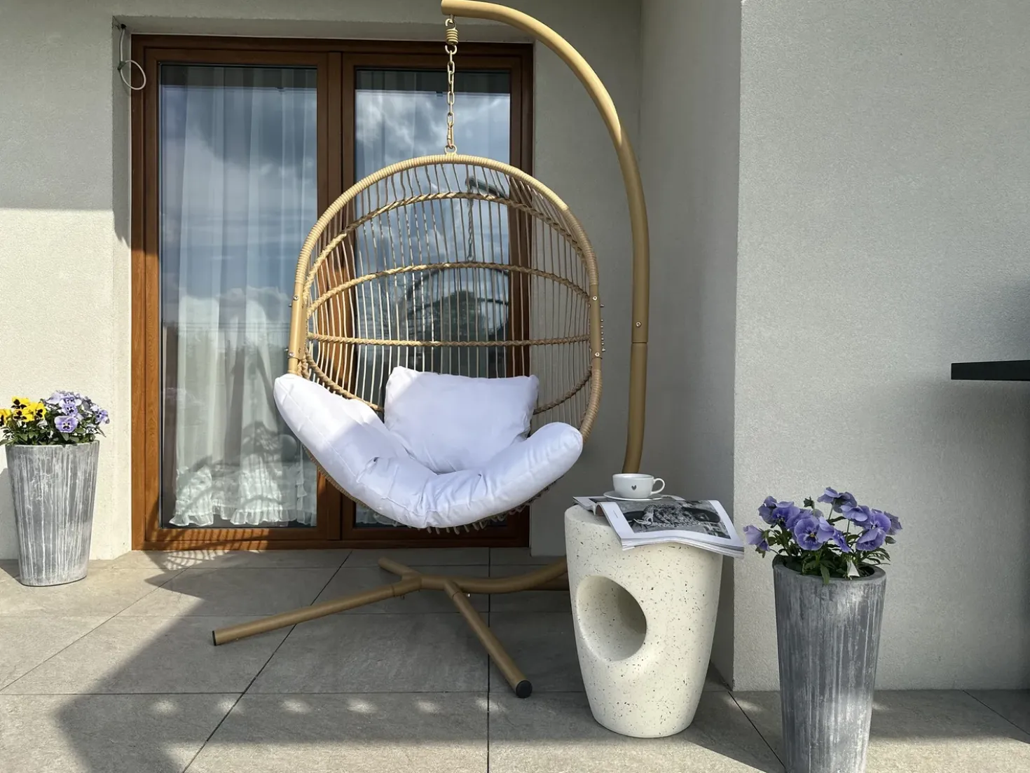 Poltrona sospesa con supporto da pavimento ACRI Rattan sintetico (PE) Beige