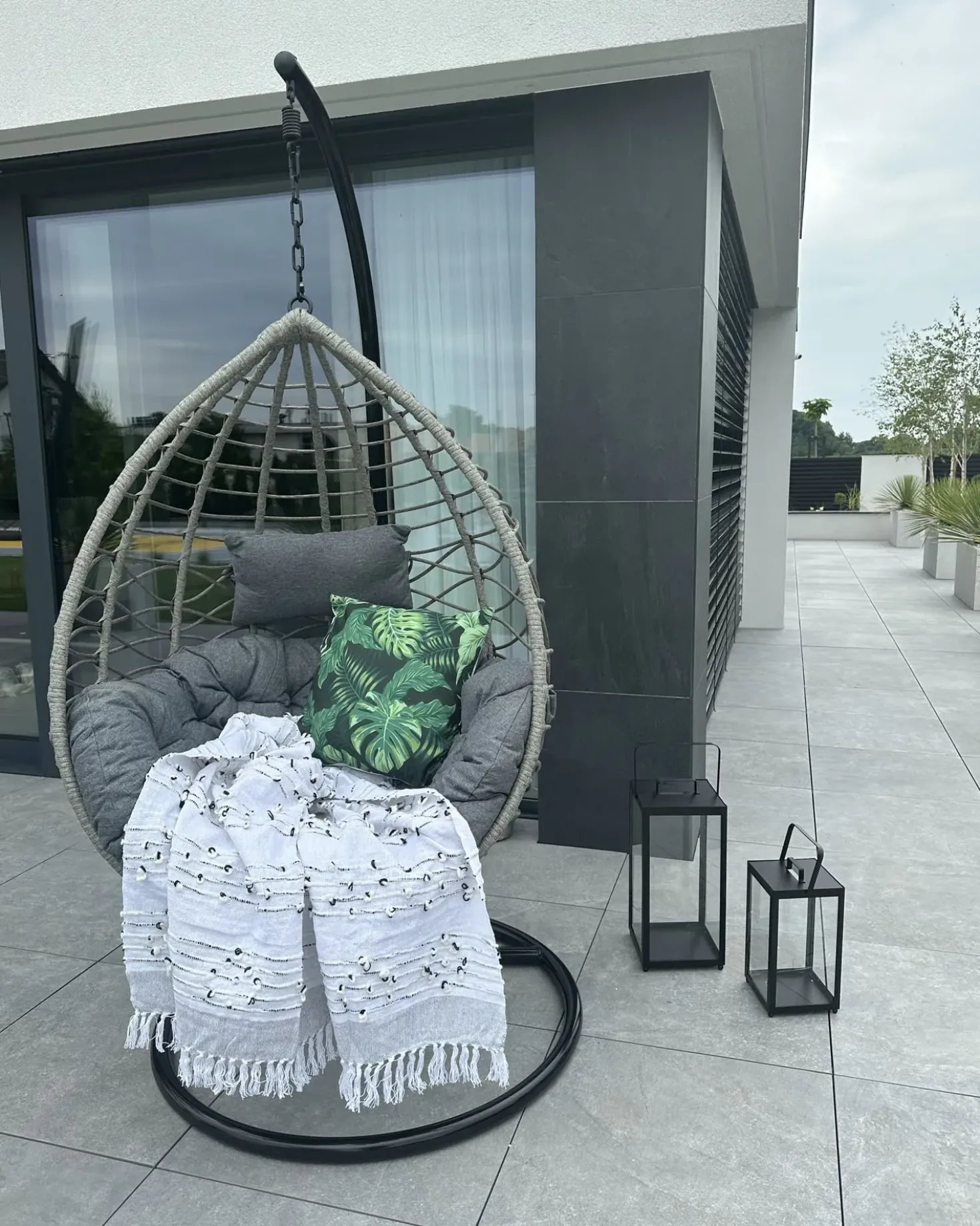 Poltrona sospesa con supporto da pavimento ARSITA Rattan sintetico (PE) Grigio