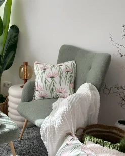 Poltrona Wingback VEJLE con poggiapiedi Bouclé Verde chiaro