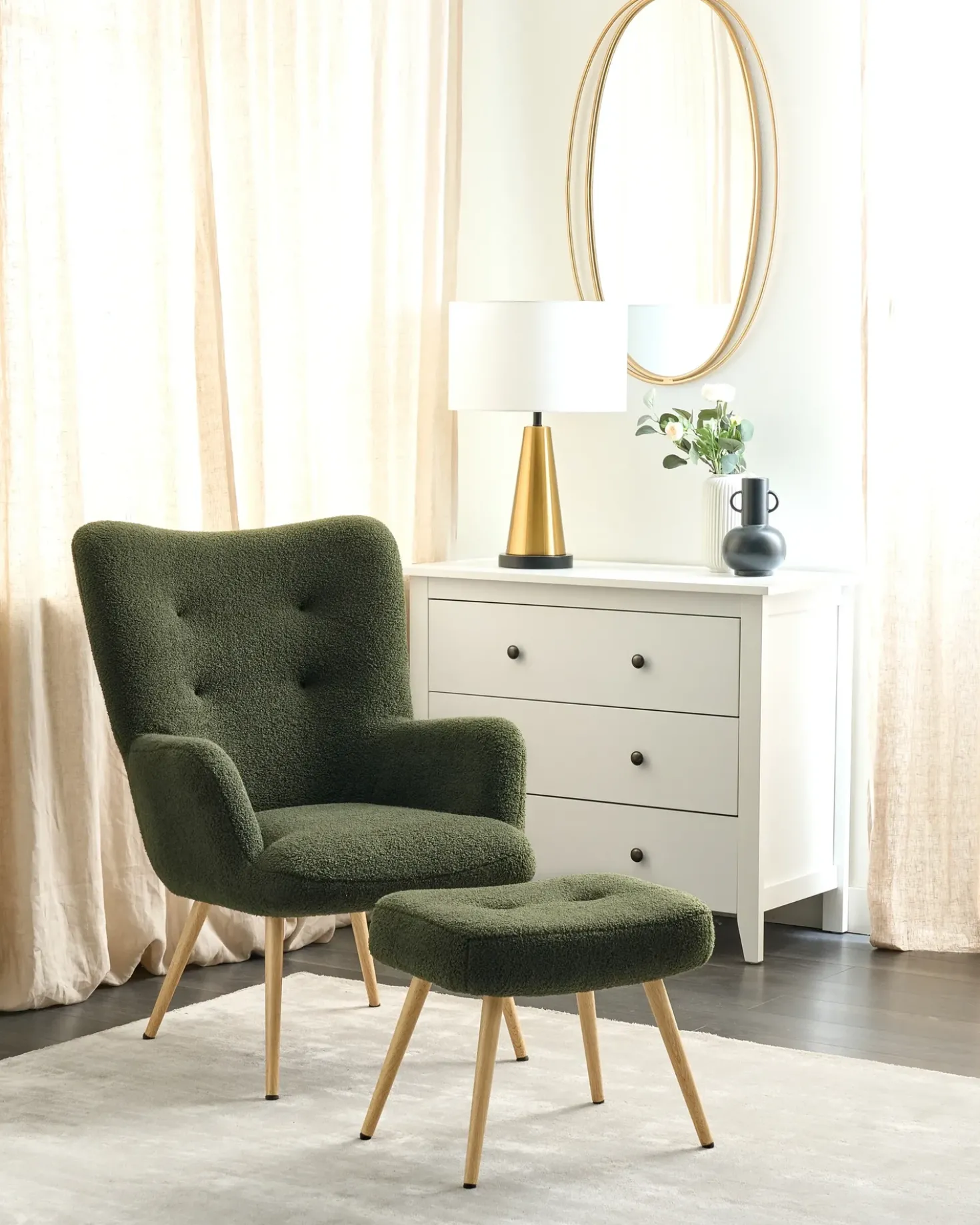 Poltrona Wingback VEJLE con poggiapiedi Bouclé Verde scuro