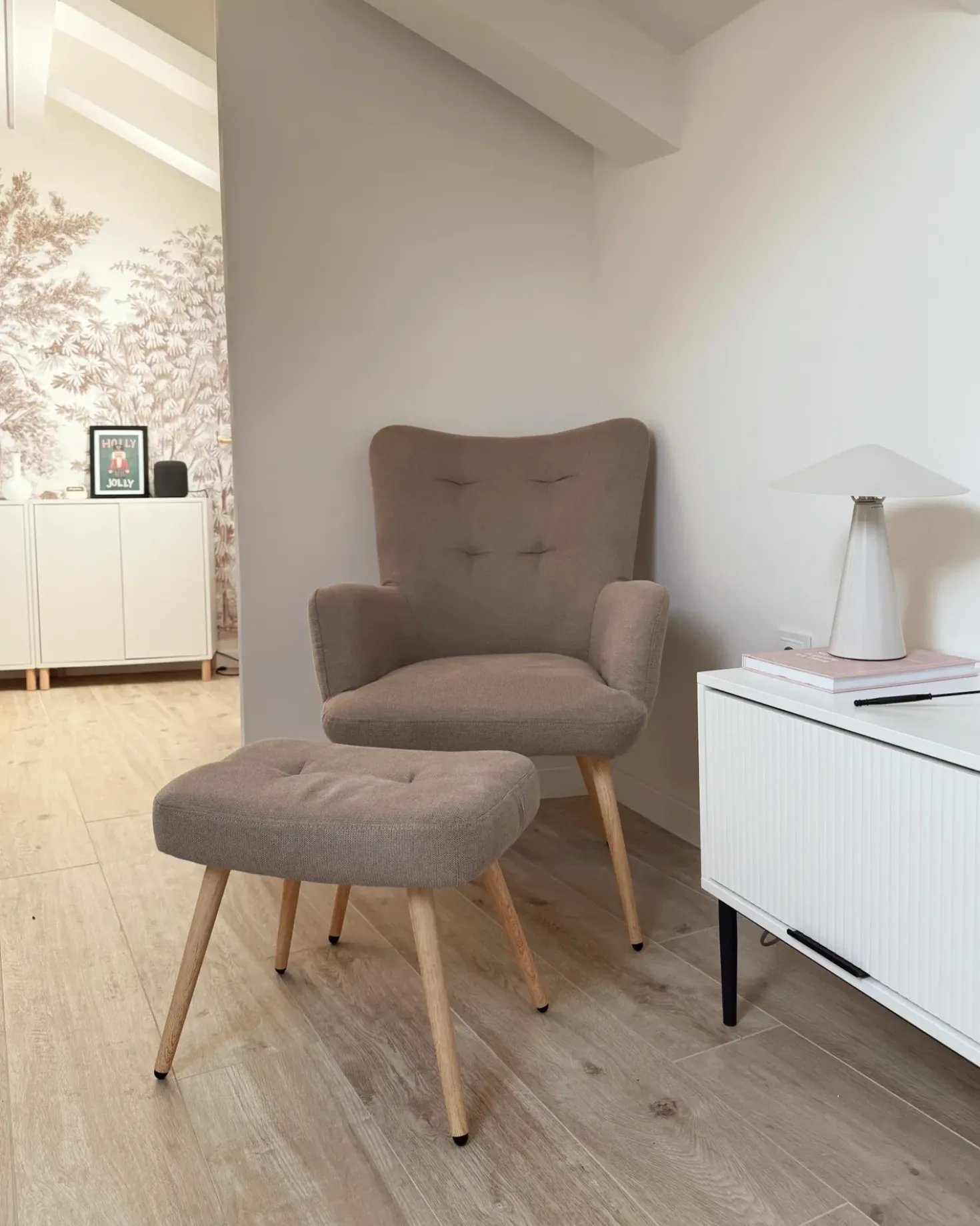 Poltrona Wingback VEJLE con poggiapiedi Tessuto Beige
