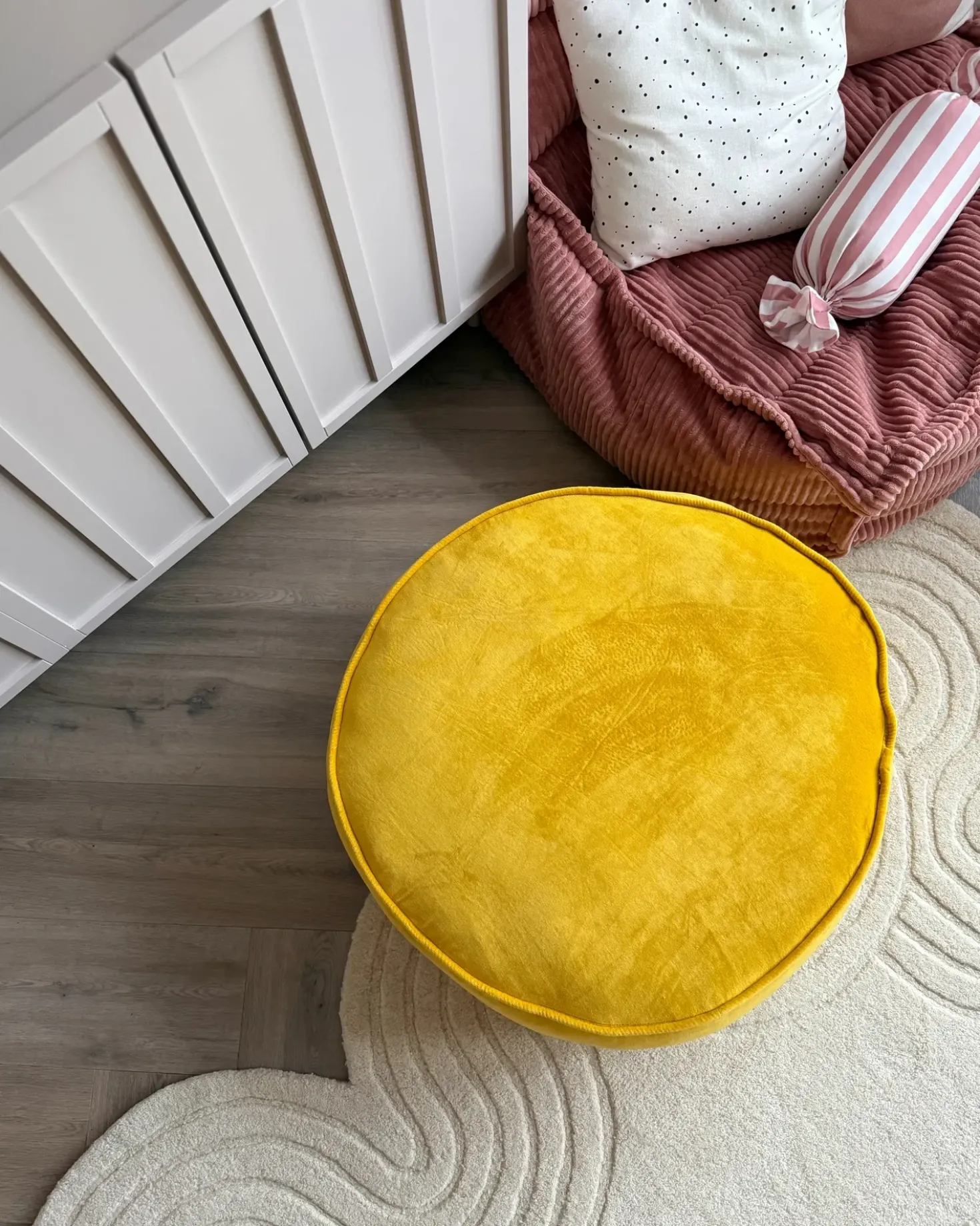 Pouf YULLE Velluto Giallo