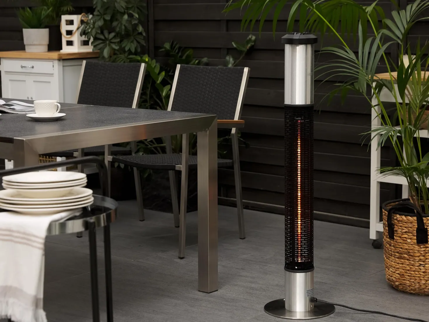 Riscaldatore a infrarossi da patio a piantana VEZUVIO 1500 W Nero
