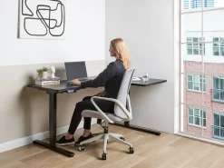Scrivania angolare regolabile elettricamente DESTINES Nero 160 cm 109 cm Lato destro