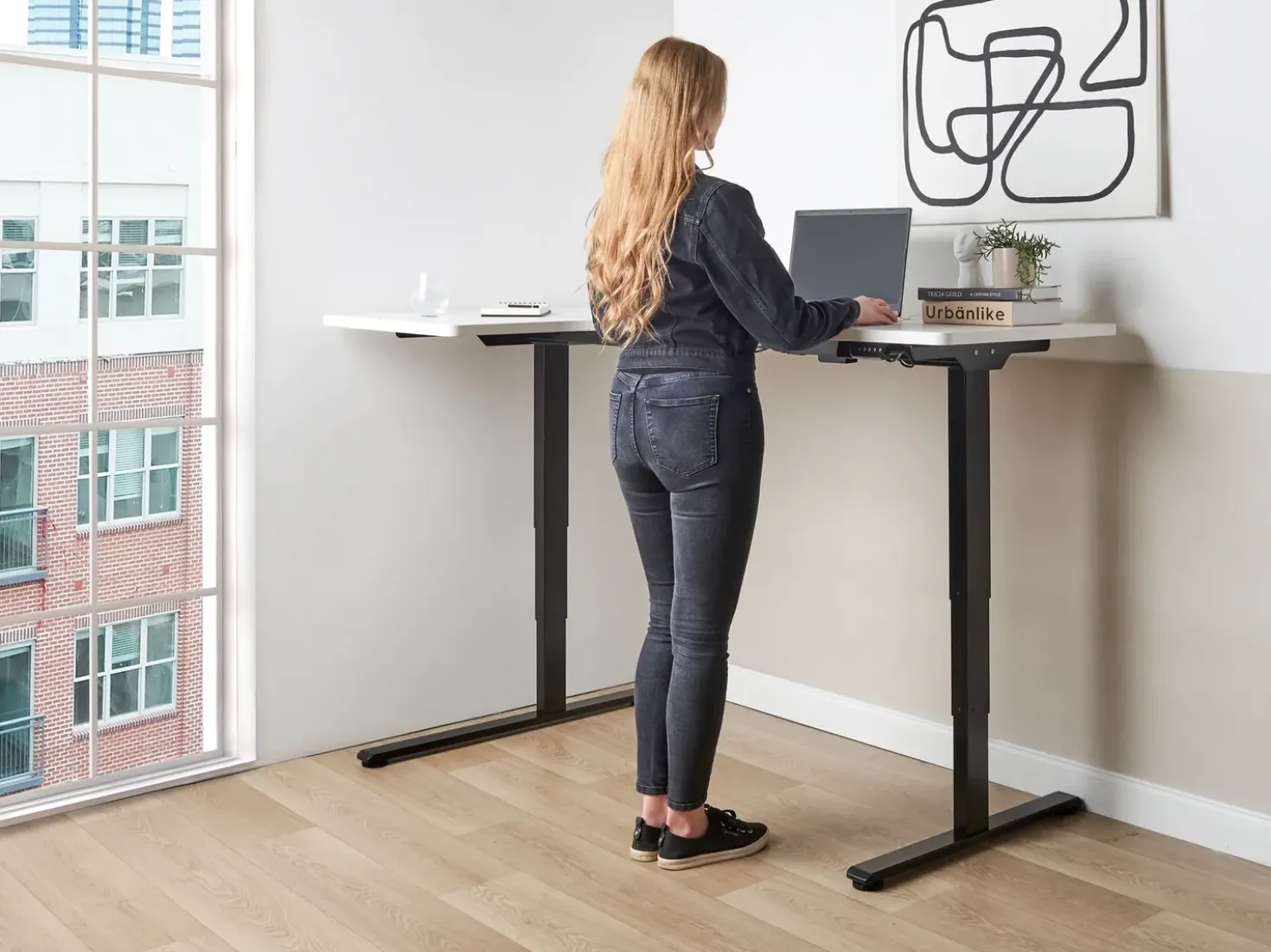 Scrivania angolare regolabile elettricamente DESTINES Bianco/Nero 160 cm 109 cm Lato Sinistro