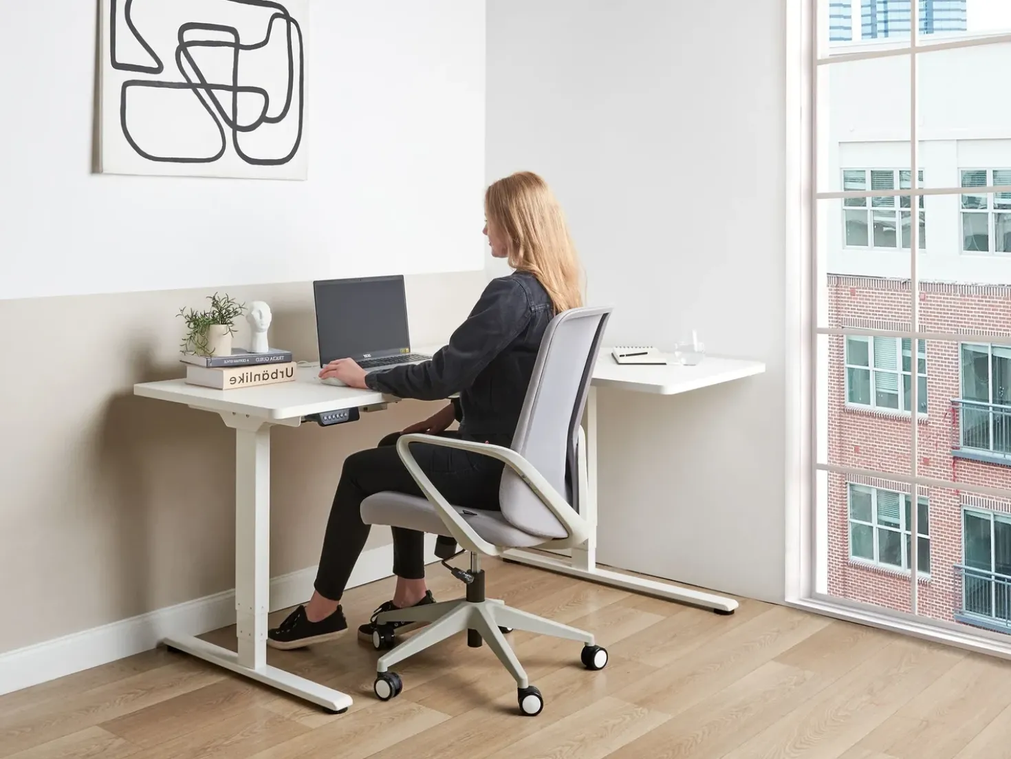 Scrivania angolare regolabile elettricamente DESTINES Bianco 160 cm 109 cm Lato destro
