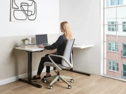 Scrivania angolare regolabile elettricamente DESTINES Bianco/Nero 160 cm 109 cm Lato destro