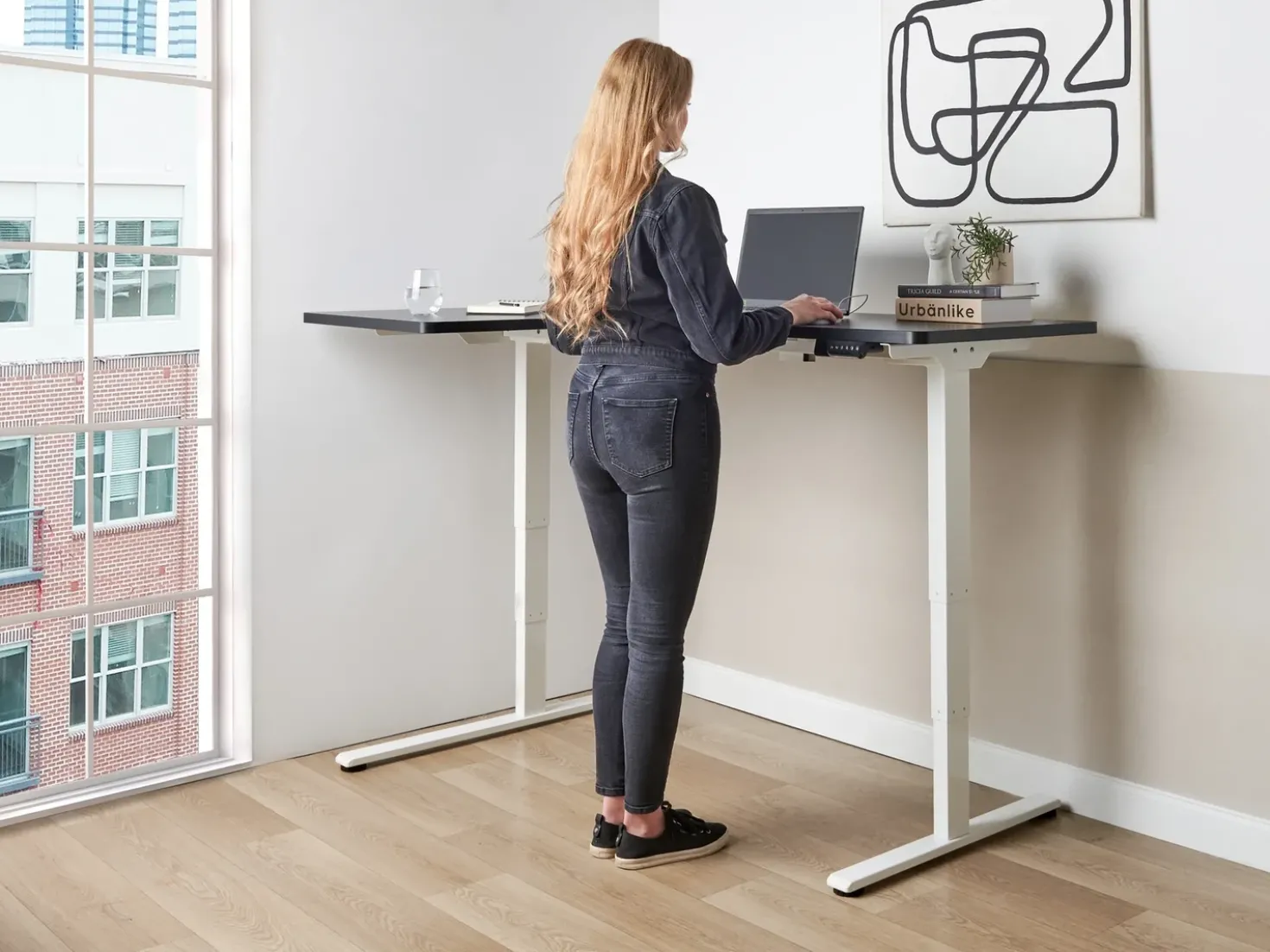 Scrivania angolare regolabile elettricamente DESTINES Nero/Bianco 160 cm 109 cm Lato Sinistro