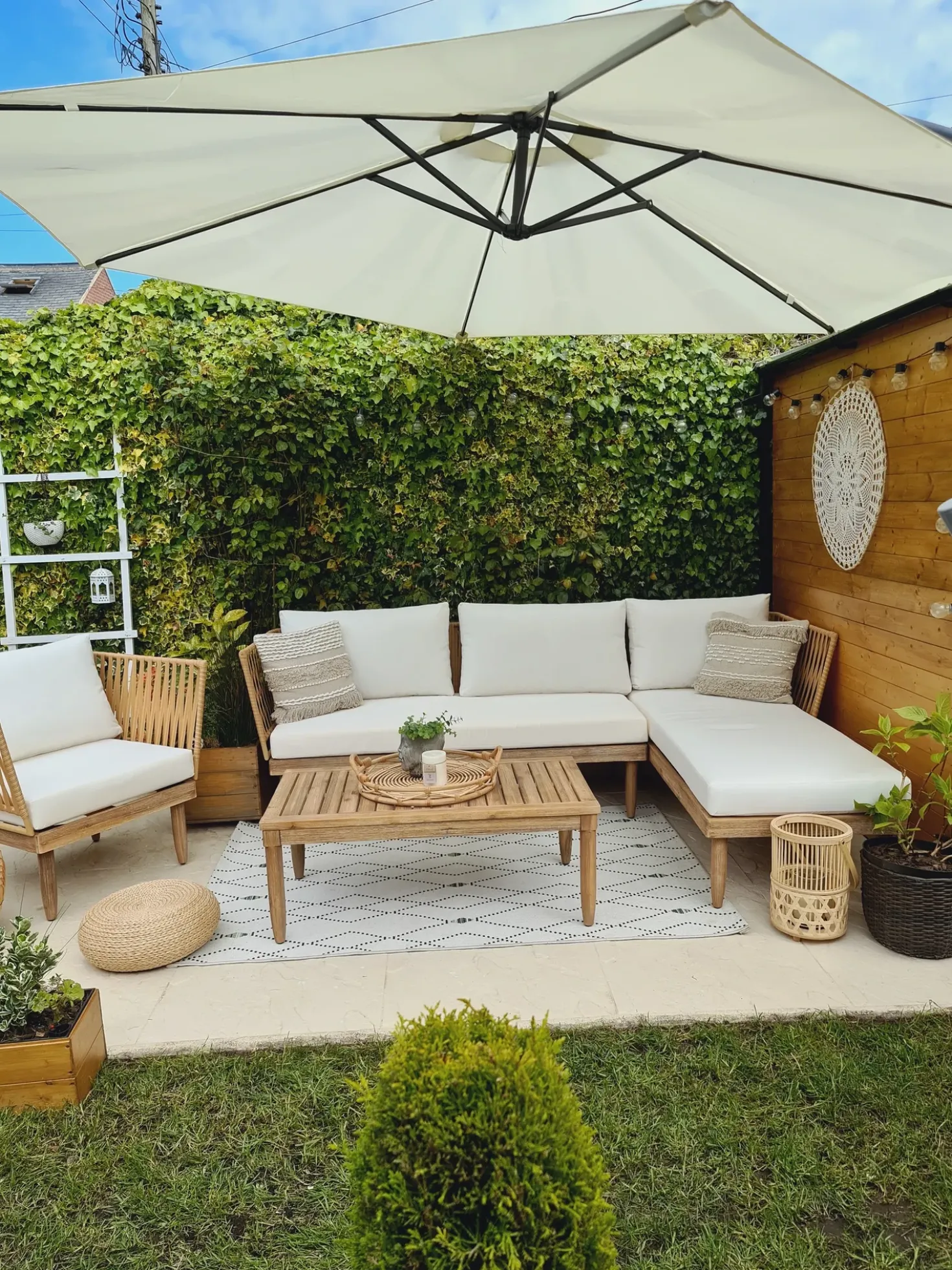Set da giardino con tavolo 4 posti CREMONA Lato destro Legno d'acacia Bianco sporco