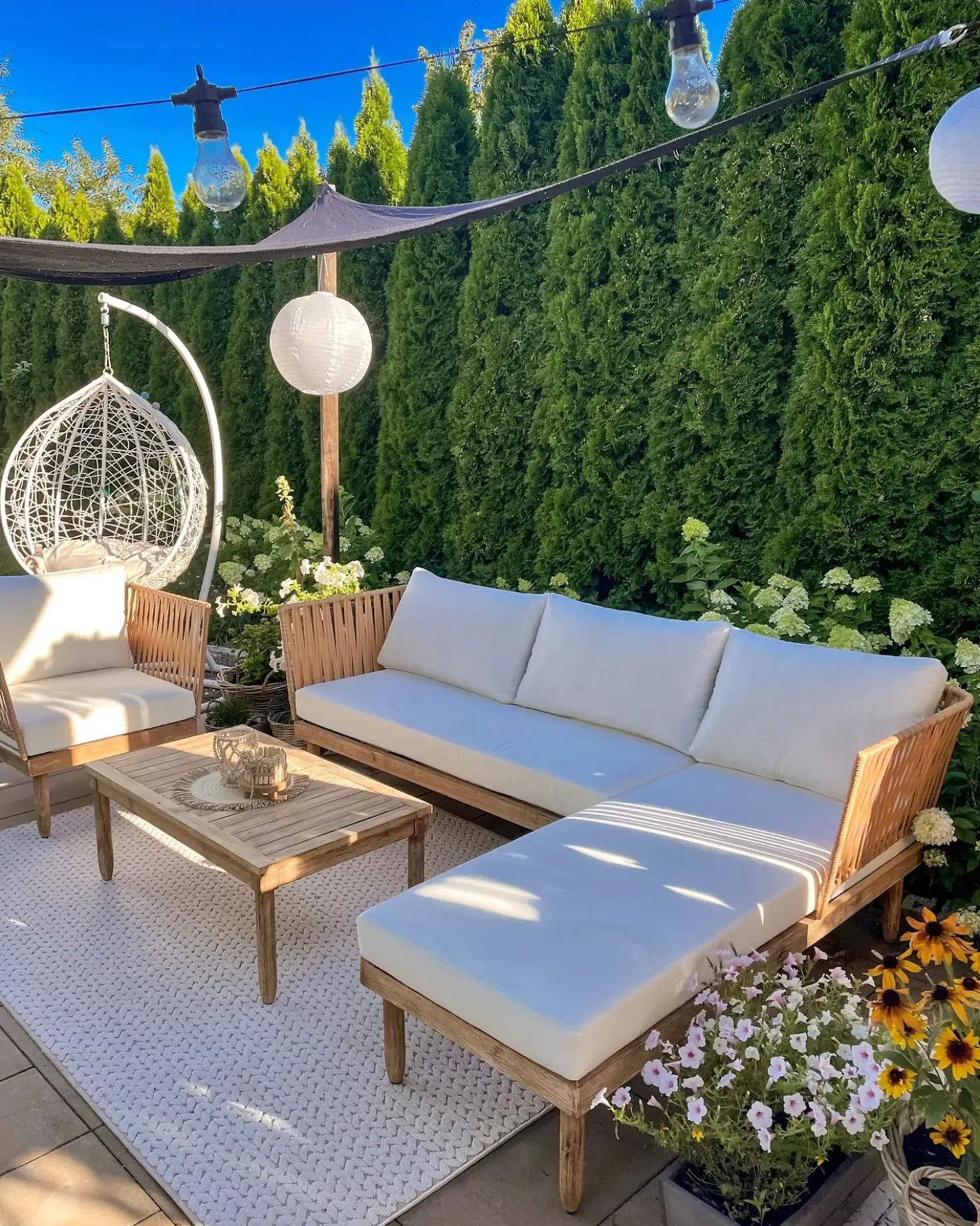 Set da giardino con tavolo 4 posti CREMONA Lato destro Legno d'acacia Bianco sporco