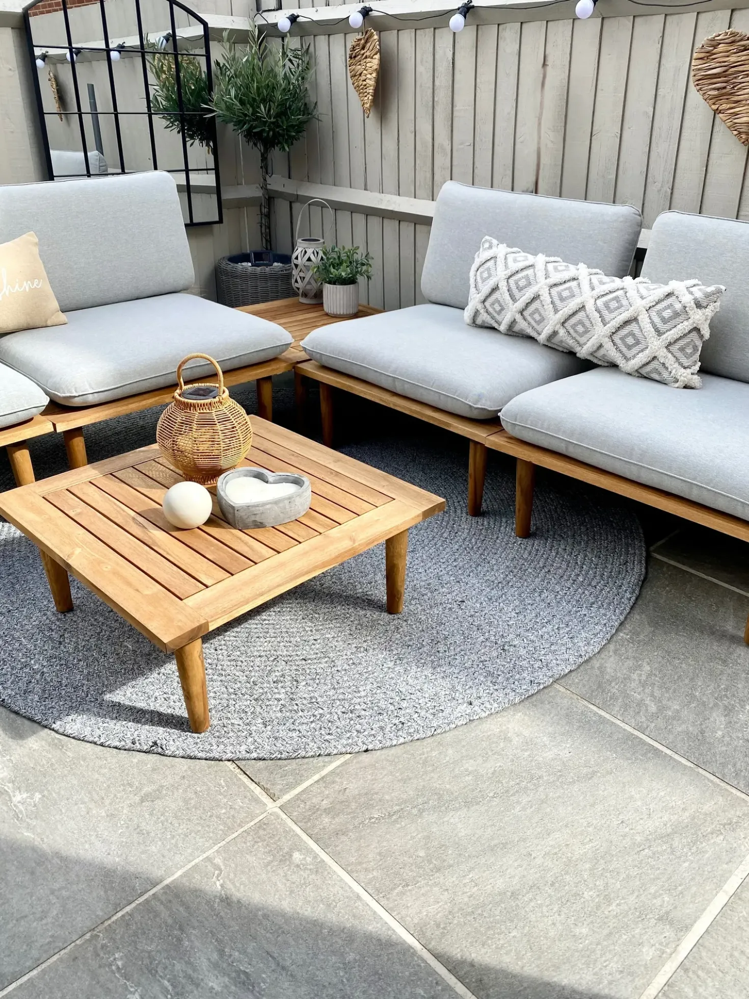 Set da giardino con tavolo 4 posti FRASCATI Modulare Legno di acacia certificato Grigio chiaro