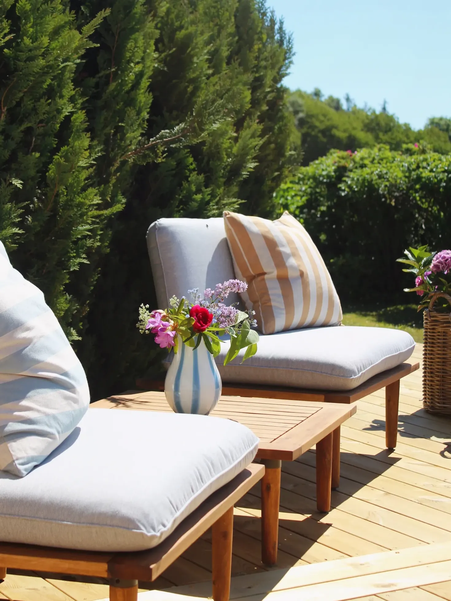 Set da giardino con tavolo 2 posti FRASCATI Modulare Legno di acacia certificato Grigio chiaro