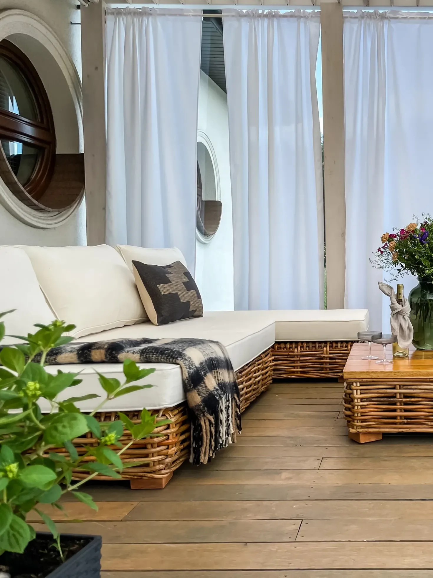 Set da giardino con tavolo 4 posti VARALLO Lato Sinistro Modulare Rattan Naturale