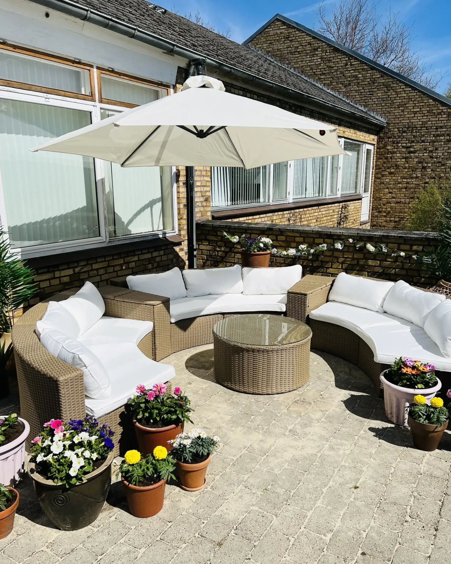 Set da giardino con tavolo 9 posti SEVERO Rattan sintetico (PE) Marrone