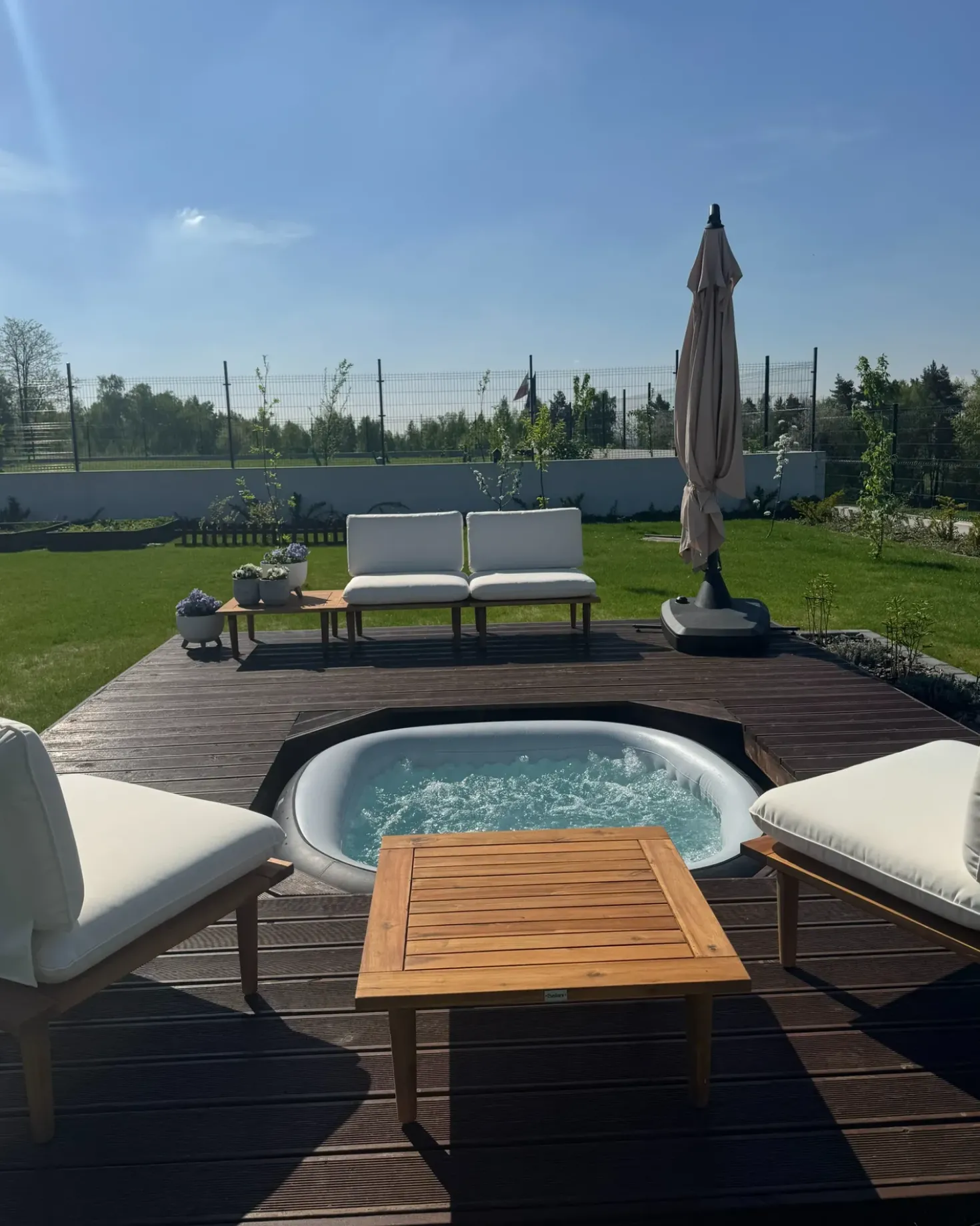 Set da giardino con tavolo 4 posti FRASCATI Modulare Legno di acacia certificato Bianco sporco
