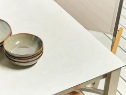Set da pranzo da giardino 4 posti COSOLETO/GROSSETO Vetro temperato Effetto marmo Bianco/Beige