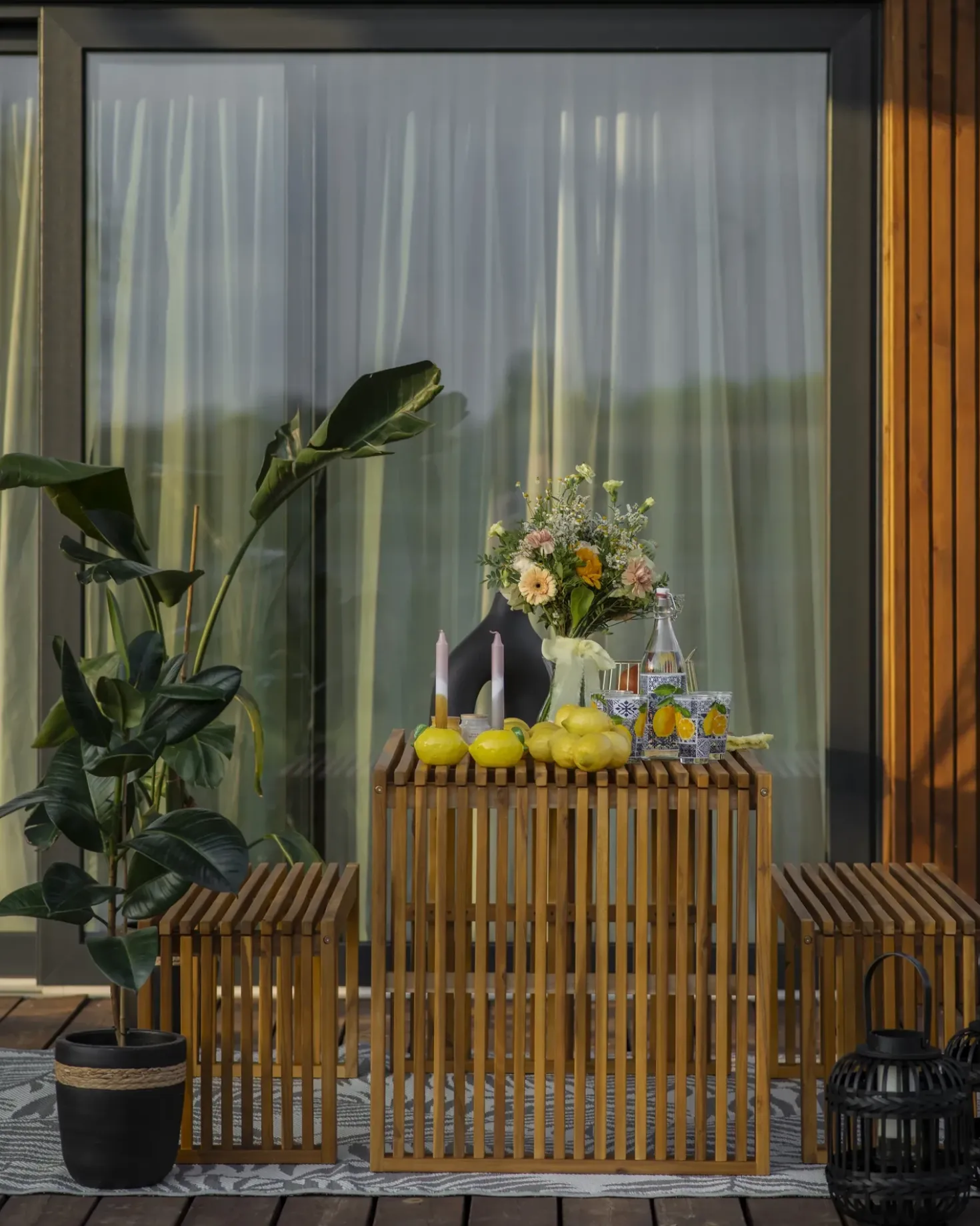 Set da pranzo da giardino con panche e sgabelli 4 posti BELLANO Legno d'acacia Marrone