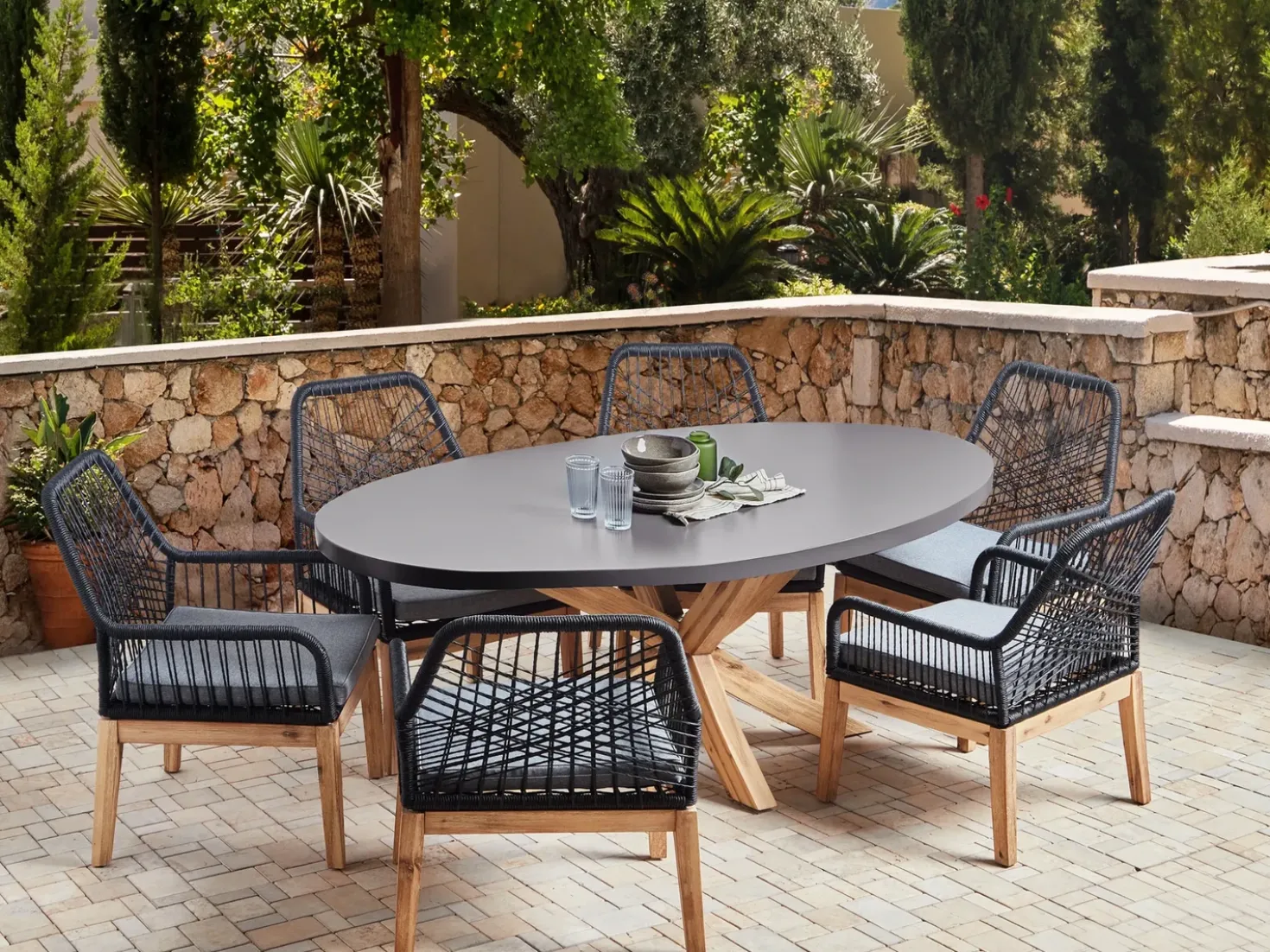 Set da pranzo da giardino 6 posti ORISTANO con cuscini Cemento Nero