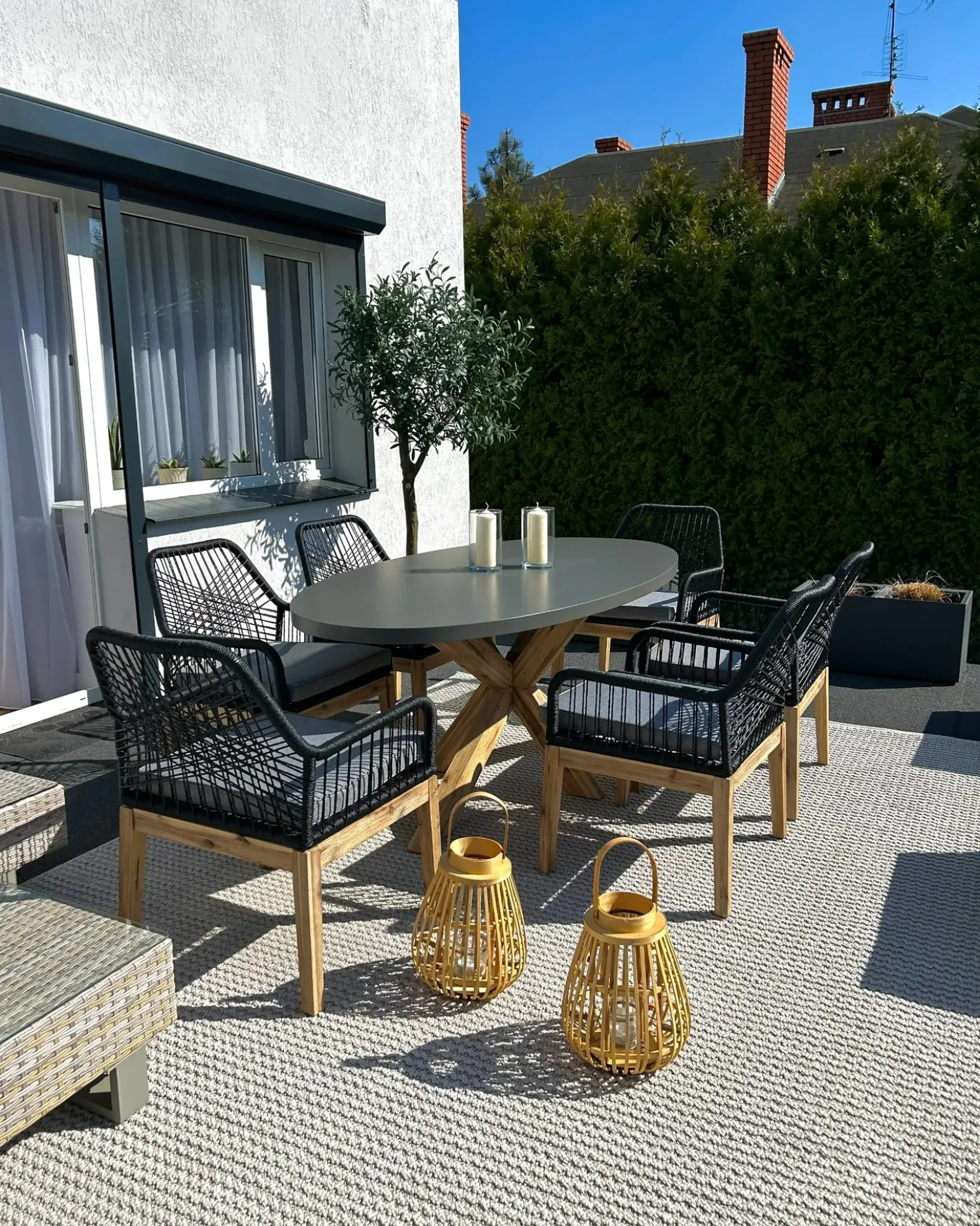 Set da pranzo da giardino 6 posti ORISTANO con cuscini Cemento Nero