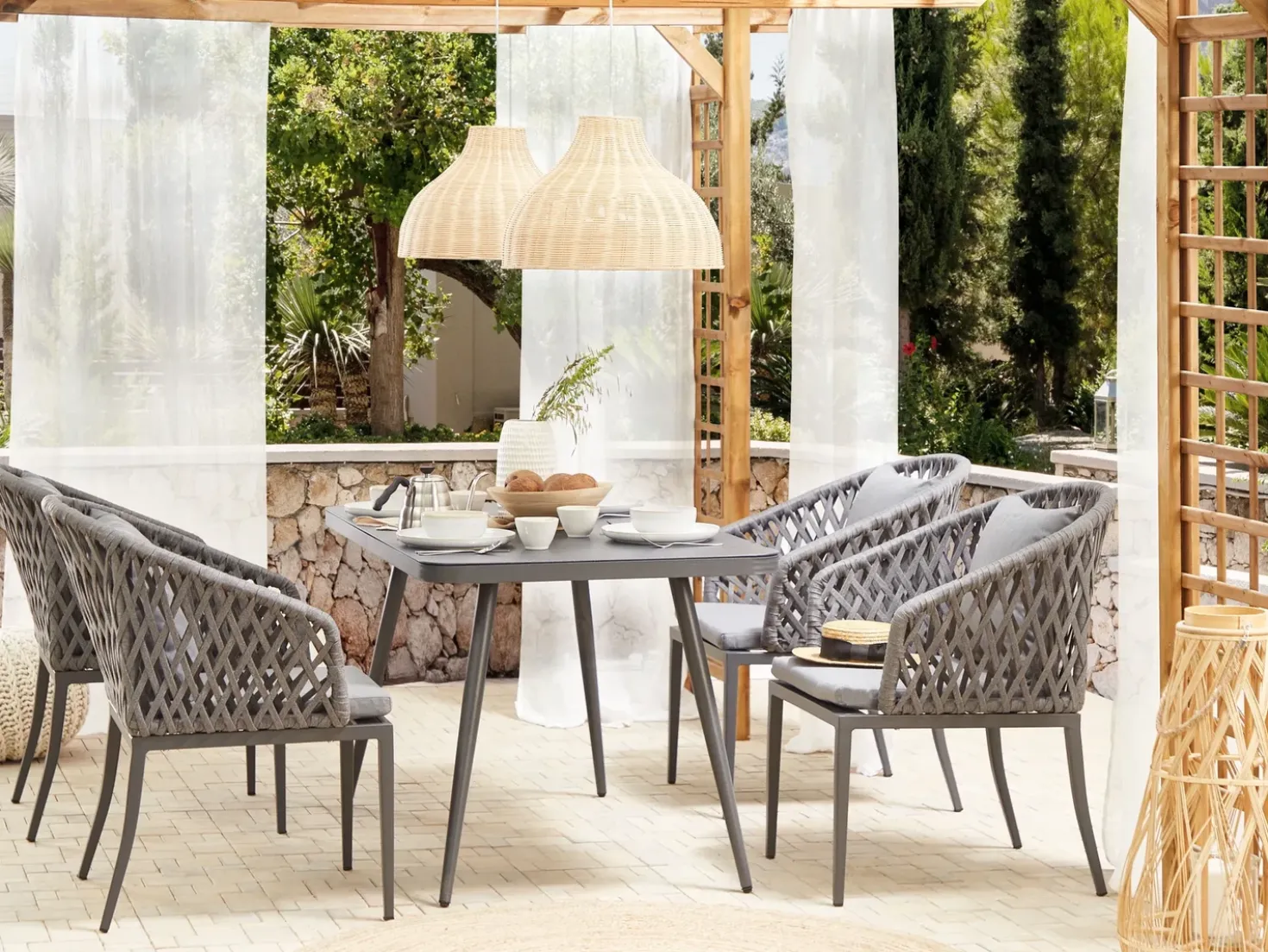 Set da pranzo da giardino 4 posti LIPARI con cuscini Metallo Grigio