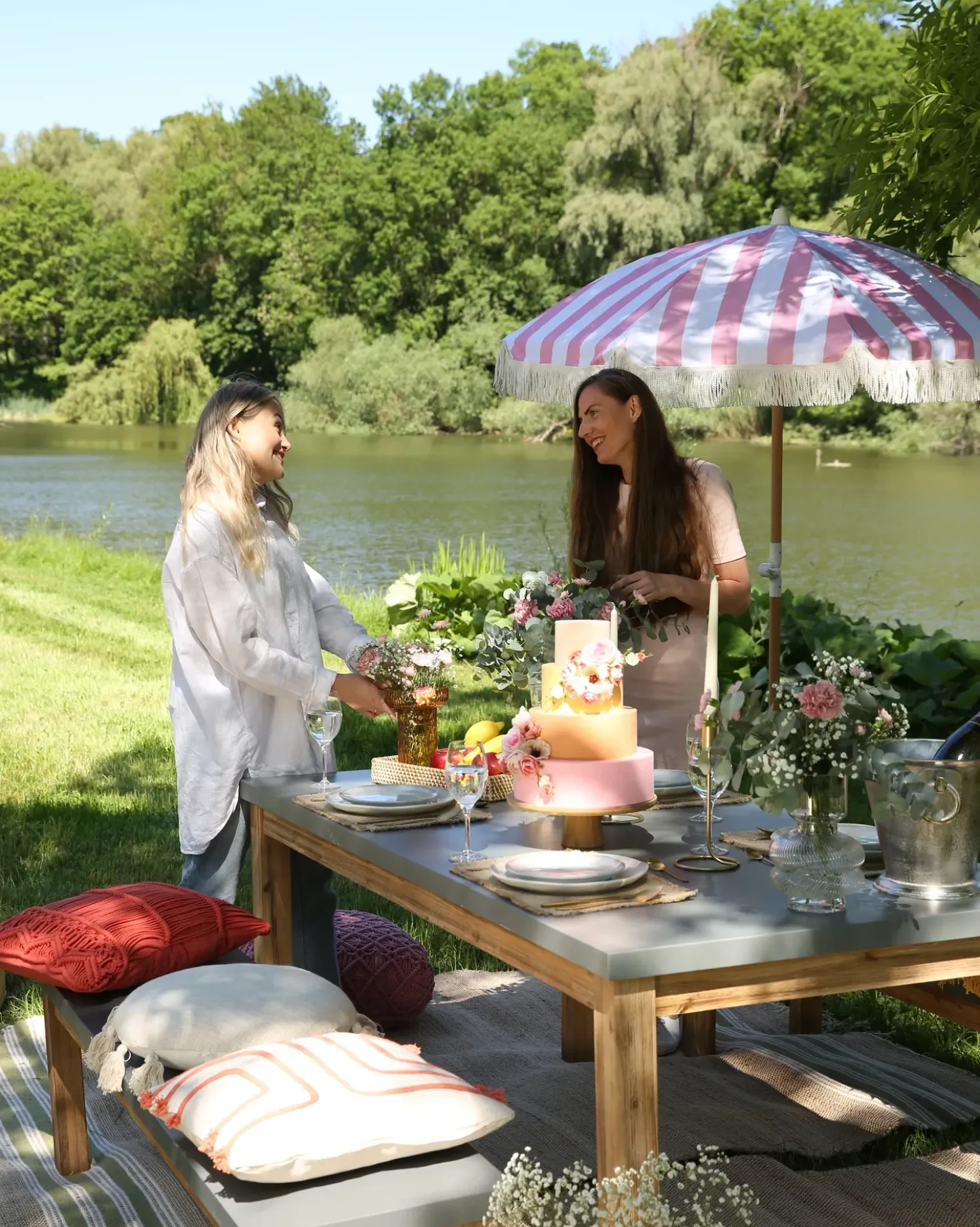 Set da pranzo da giardino con panche 6 posti OSTUNI Cemento Grigio