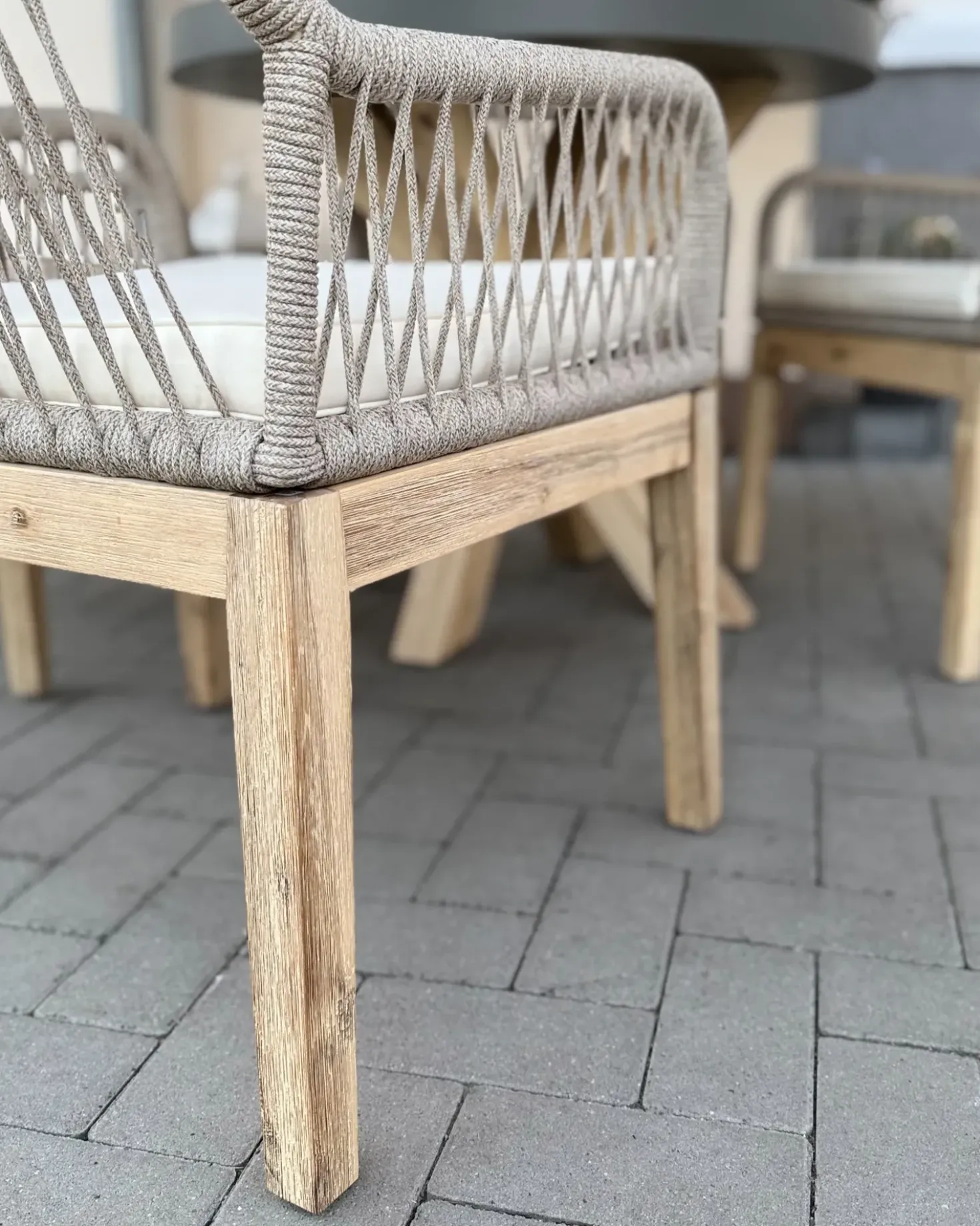 Set da pranzo da giardino 4 posti OLBIA con cuscini Cemento Beige