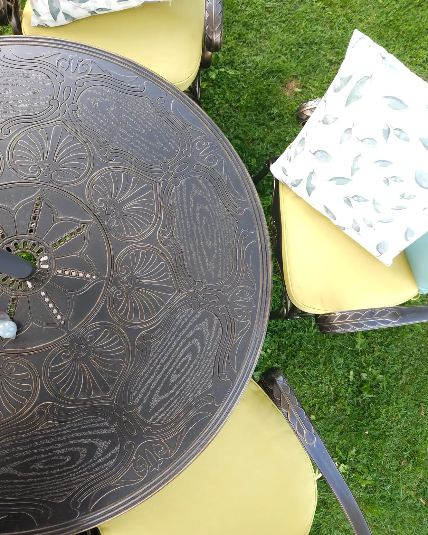Set da pranzo da giardino 4 posti SAPRI con Ombrellone (16 opzioni) Metallo Marrone scuro