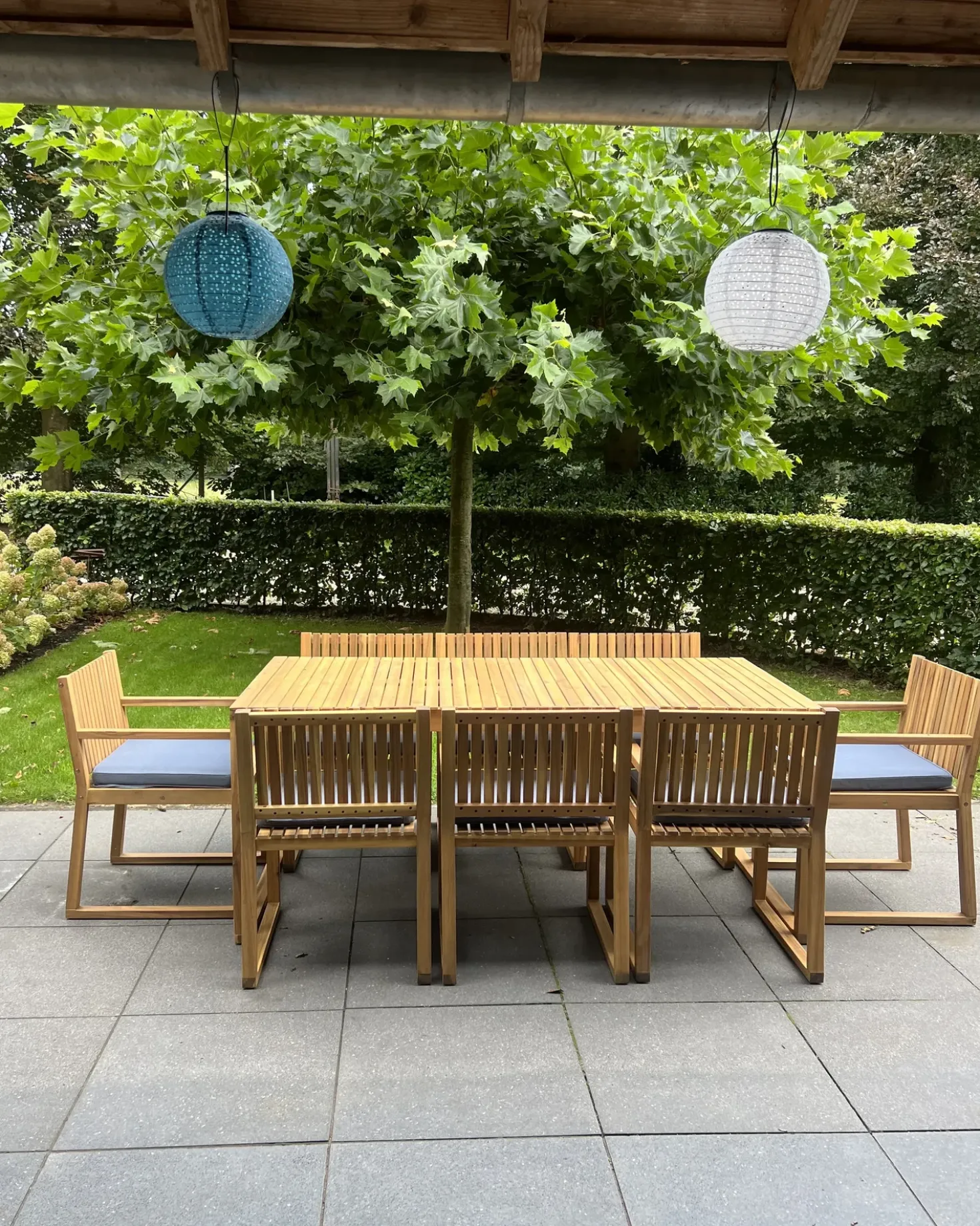 Set da pranzo da giardino 8 posti SASSARI II con cuscini Legno di acacia certificato Blu