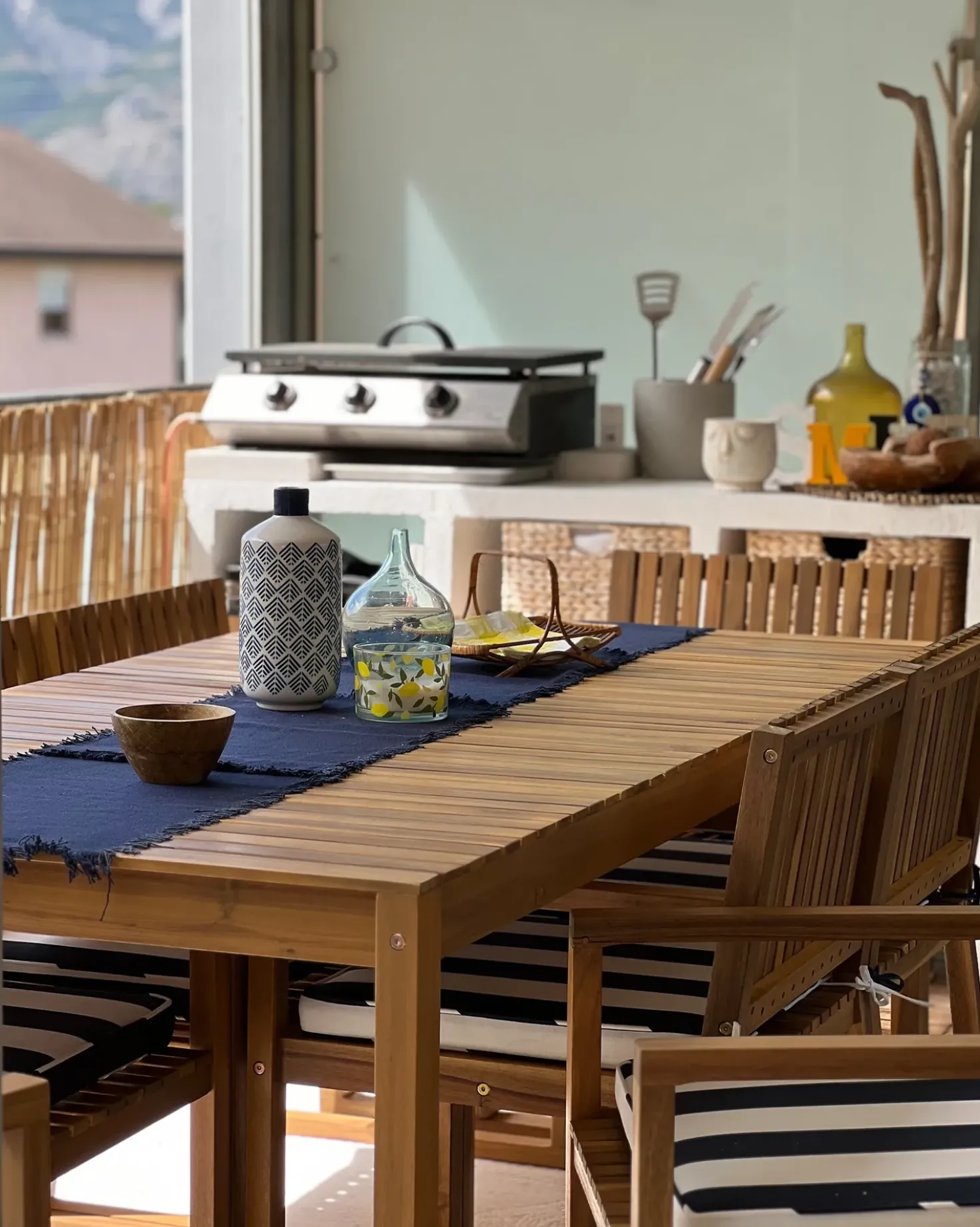 Set da pranzo da giardino 8 posti SASSARI II con cuscini Legno di acacia certificato Blu marino
