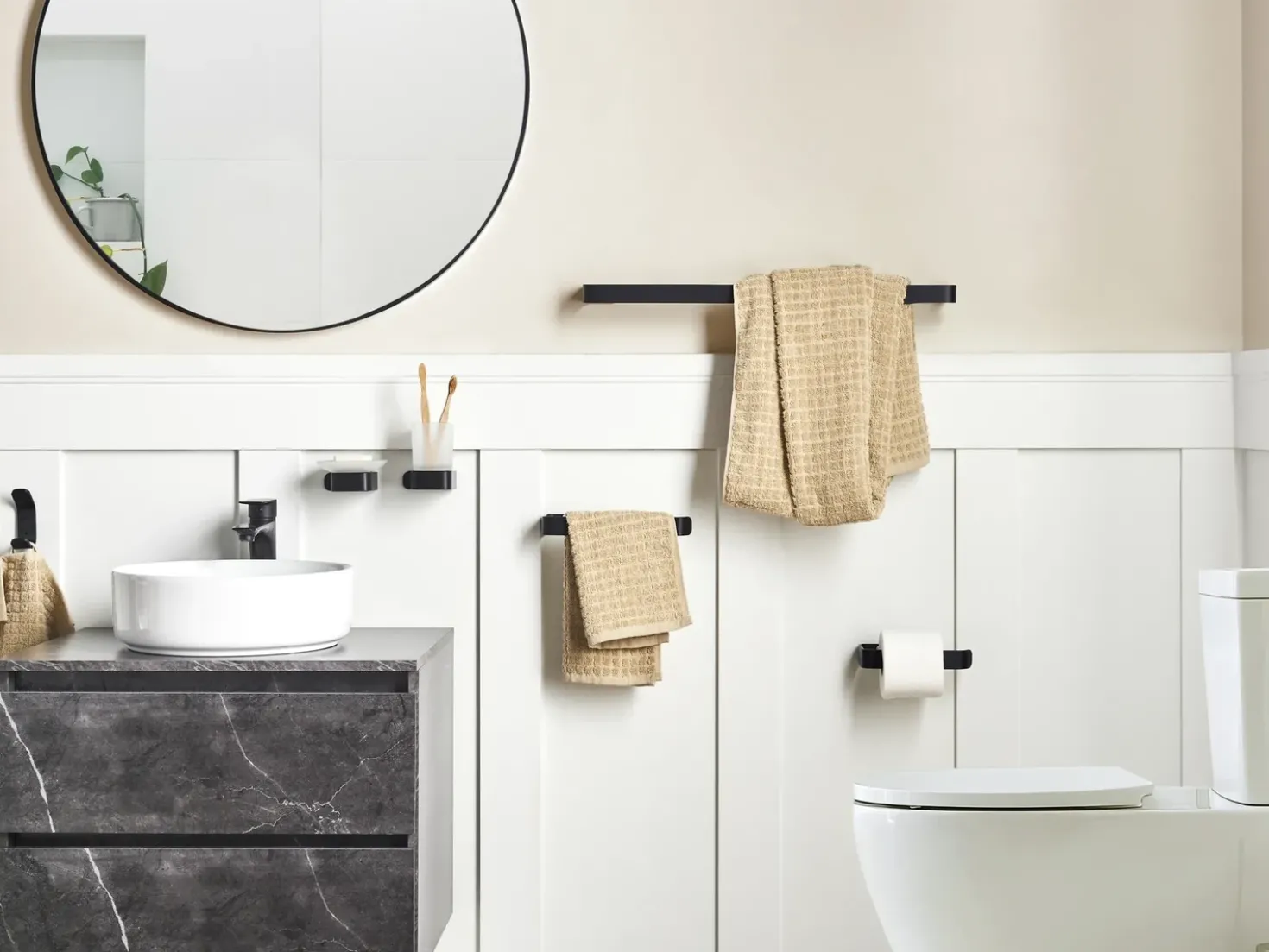 Set di 6 accessori da bagno ZORRITOS con barre e ganci per asciugamani Metallo Nero